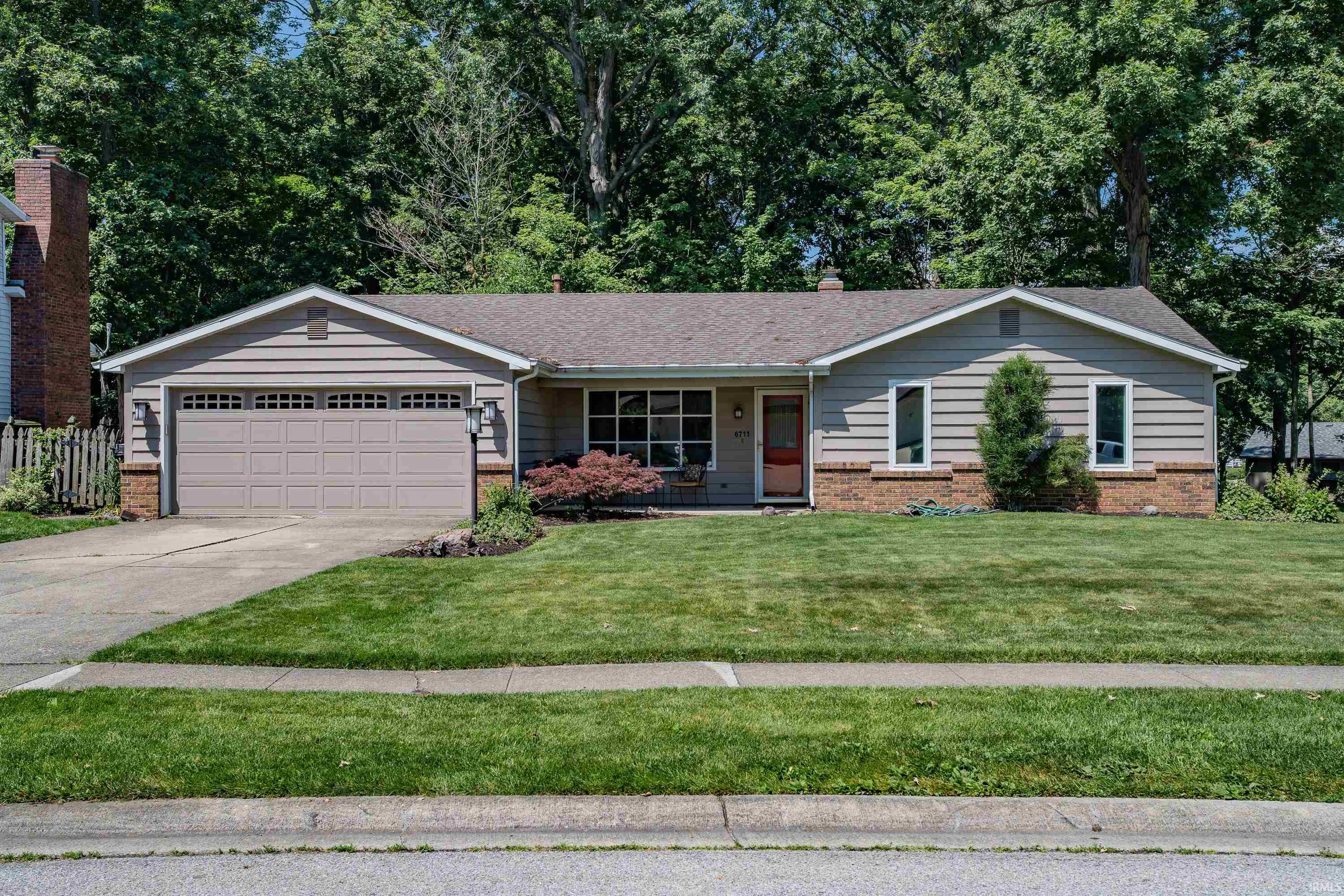 6711 Rockingham Drive, Fort Wayne, IN 46835