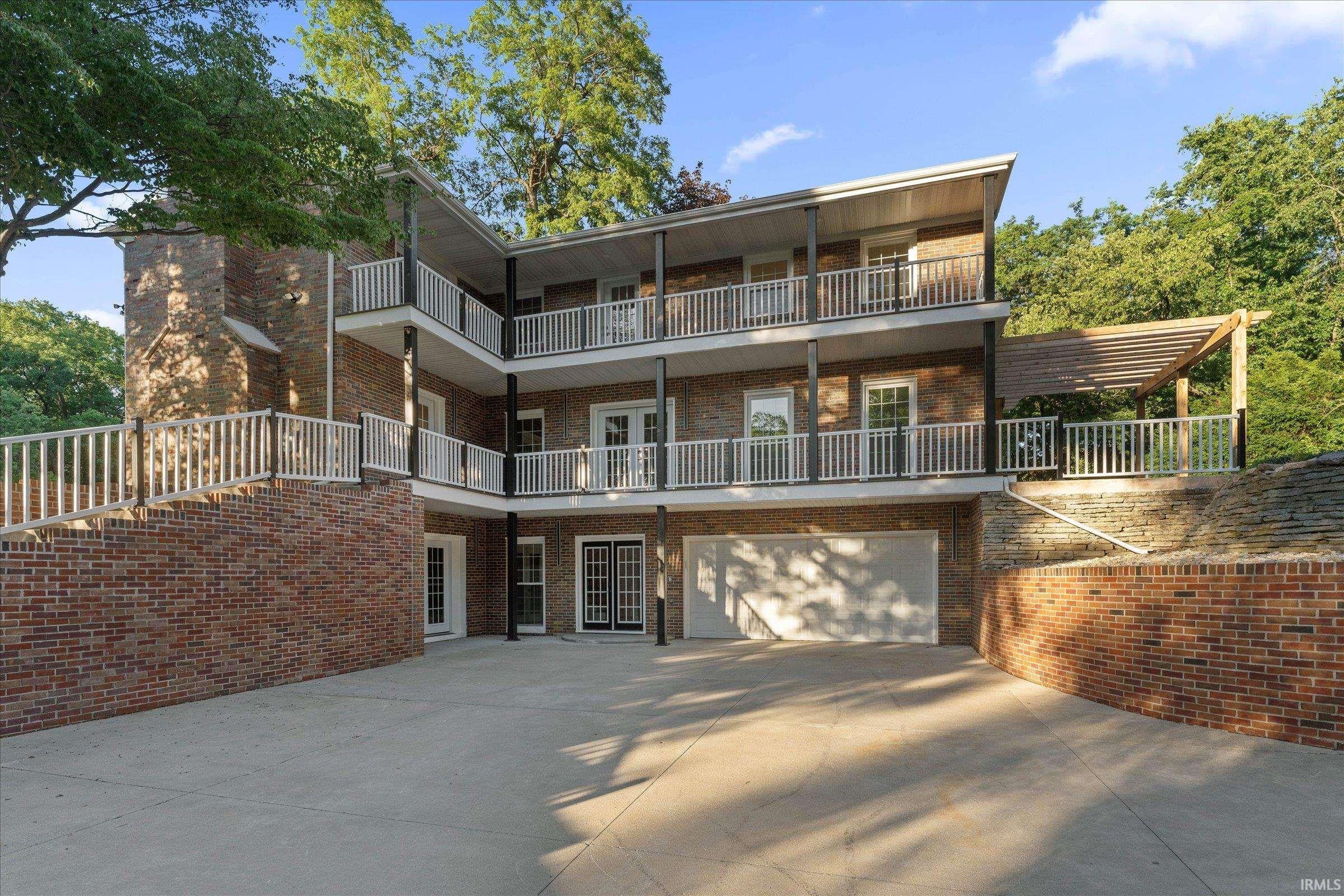 3002 Robinhood Lane — photo