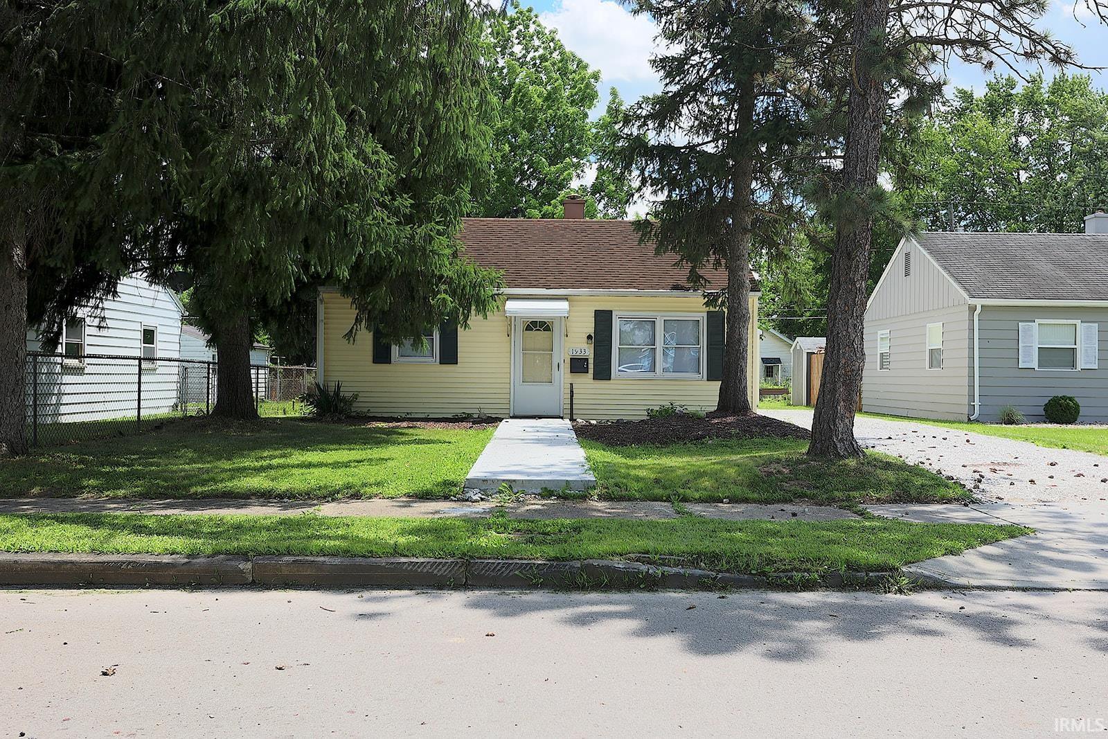 1933 W 4th Street — photo