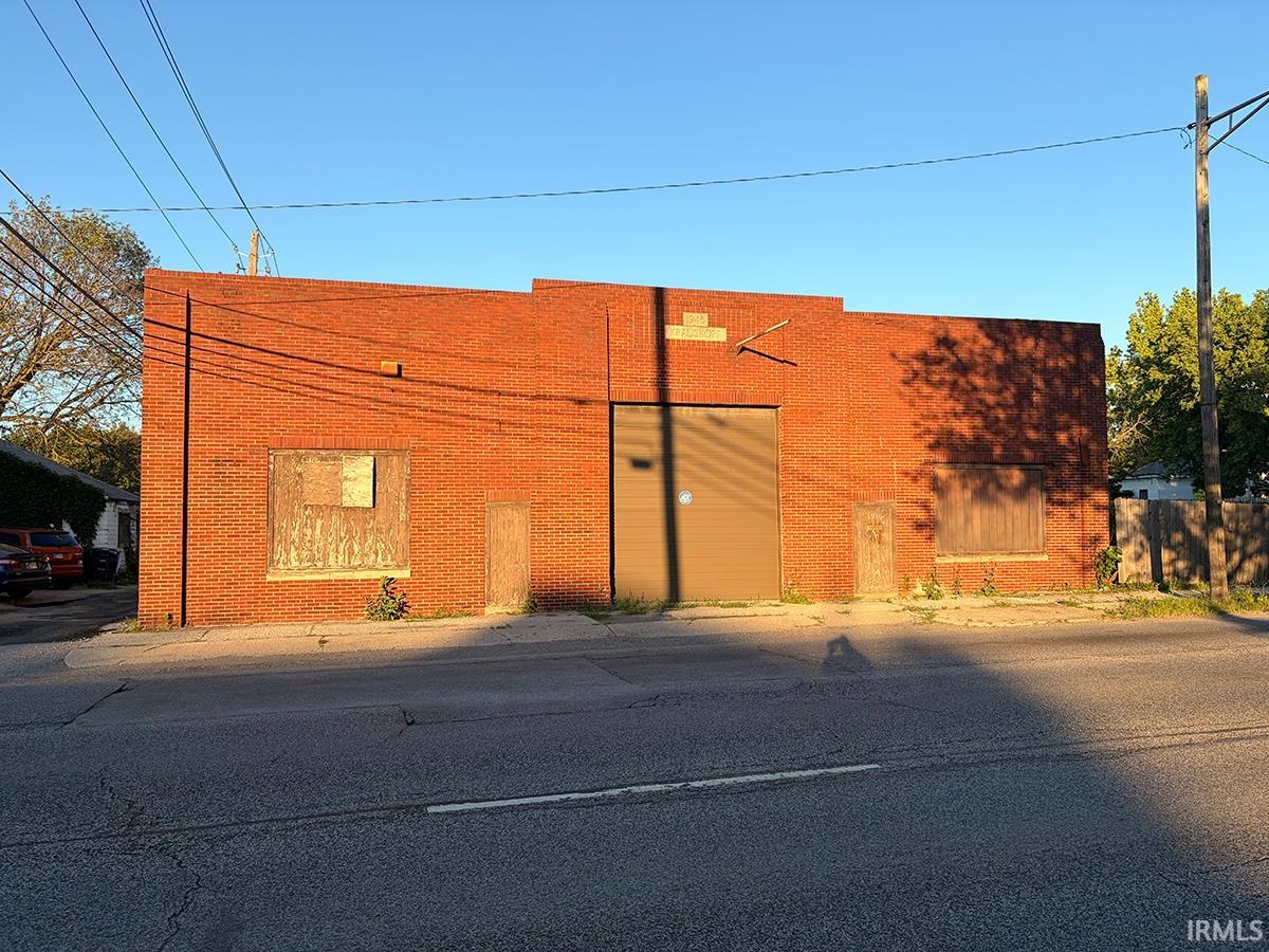 1915 S Clinton Street — photo