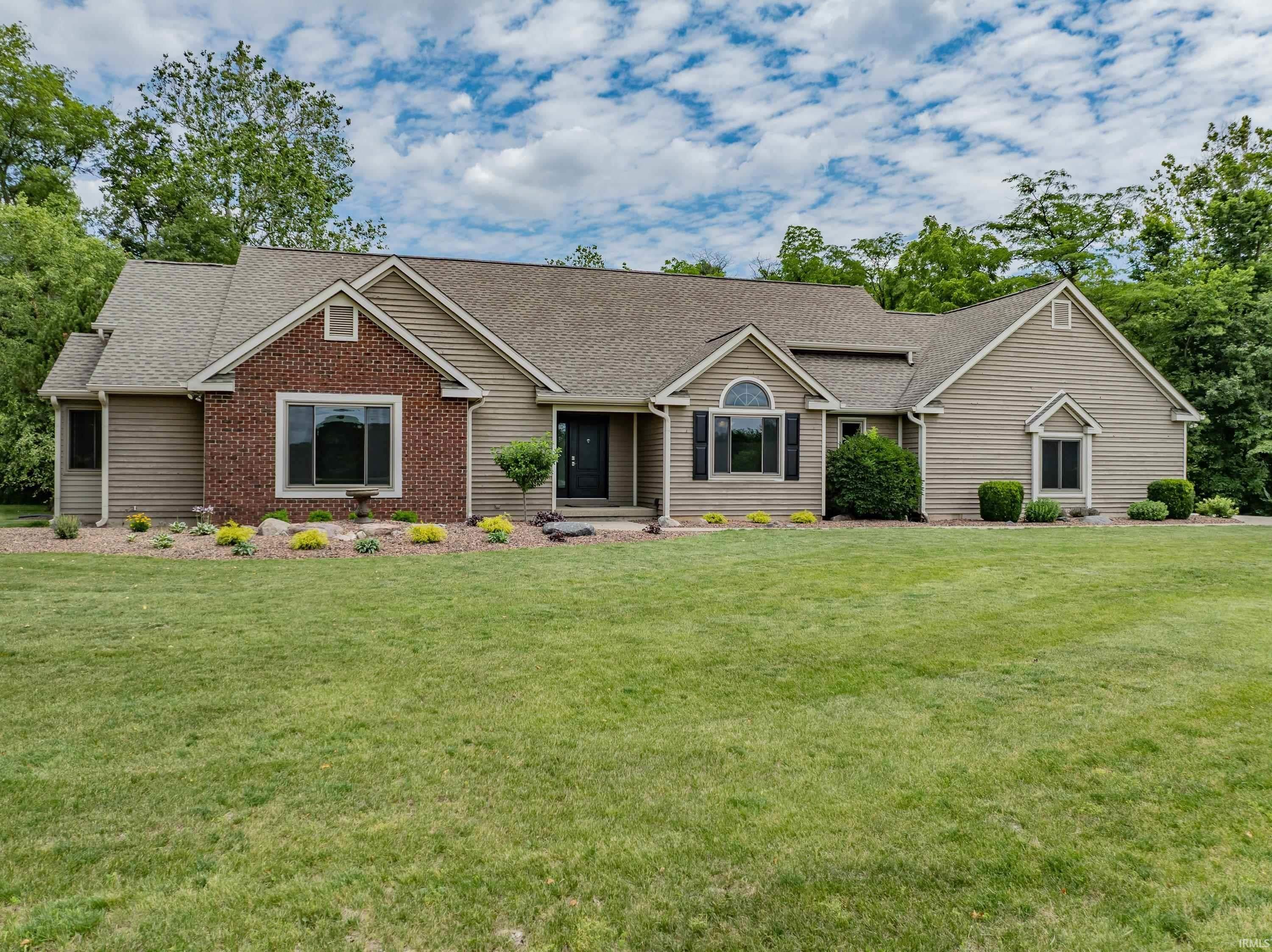 7565 N Clear Creek Road — photo