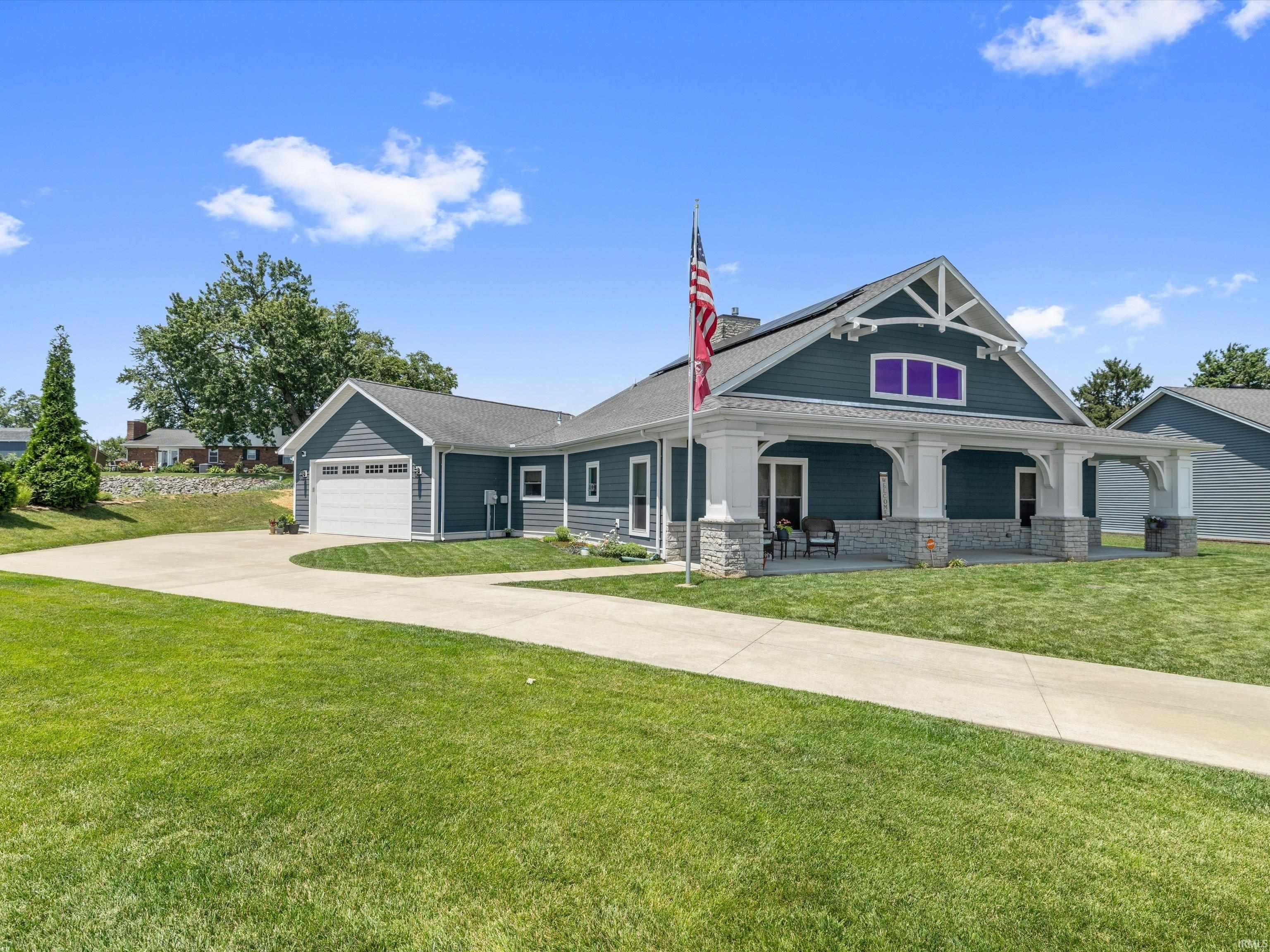 1115 Helen Court — photo