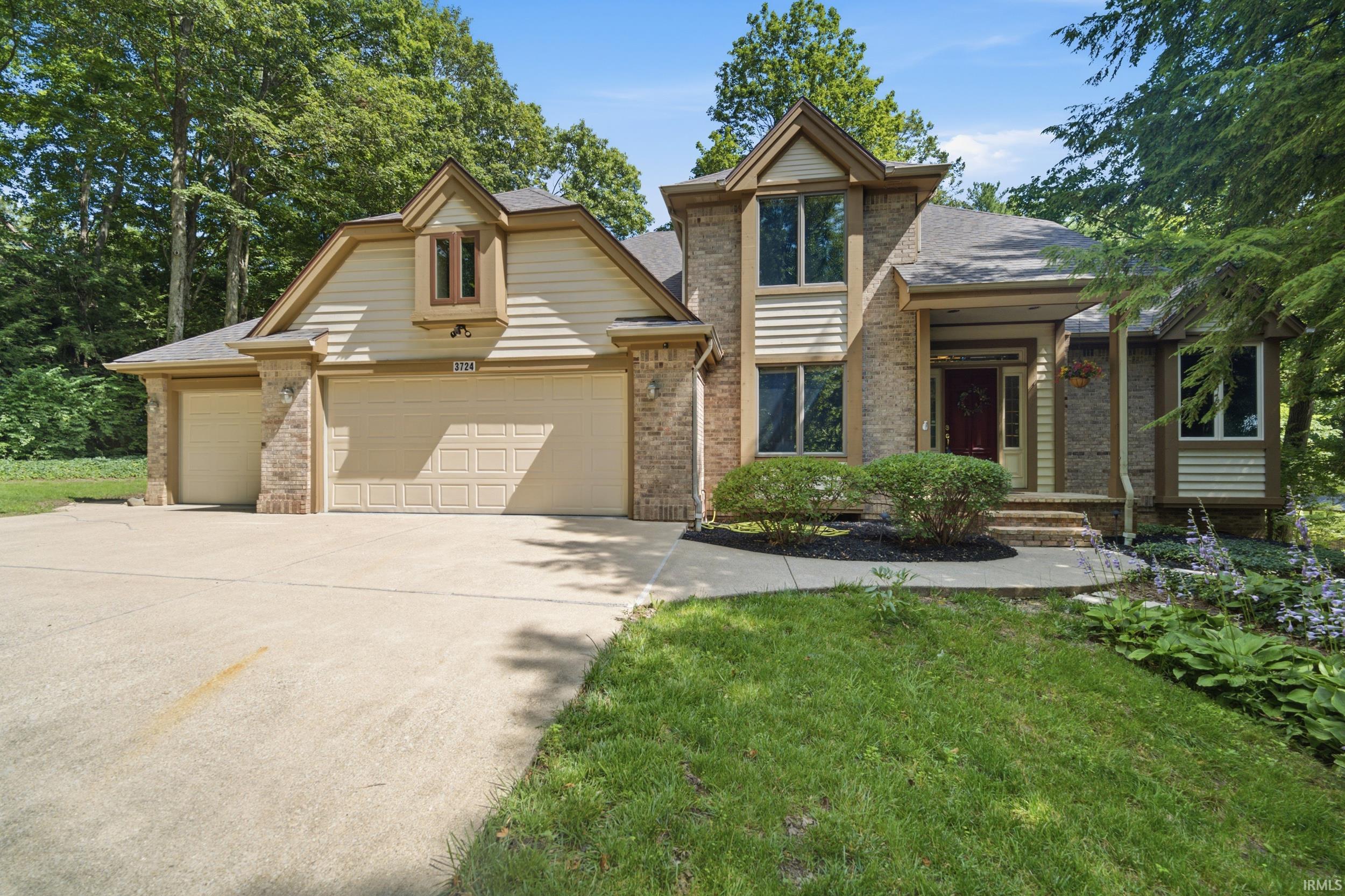 3724 Capilano Drive — photo