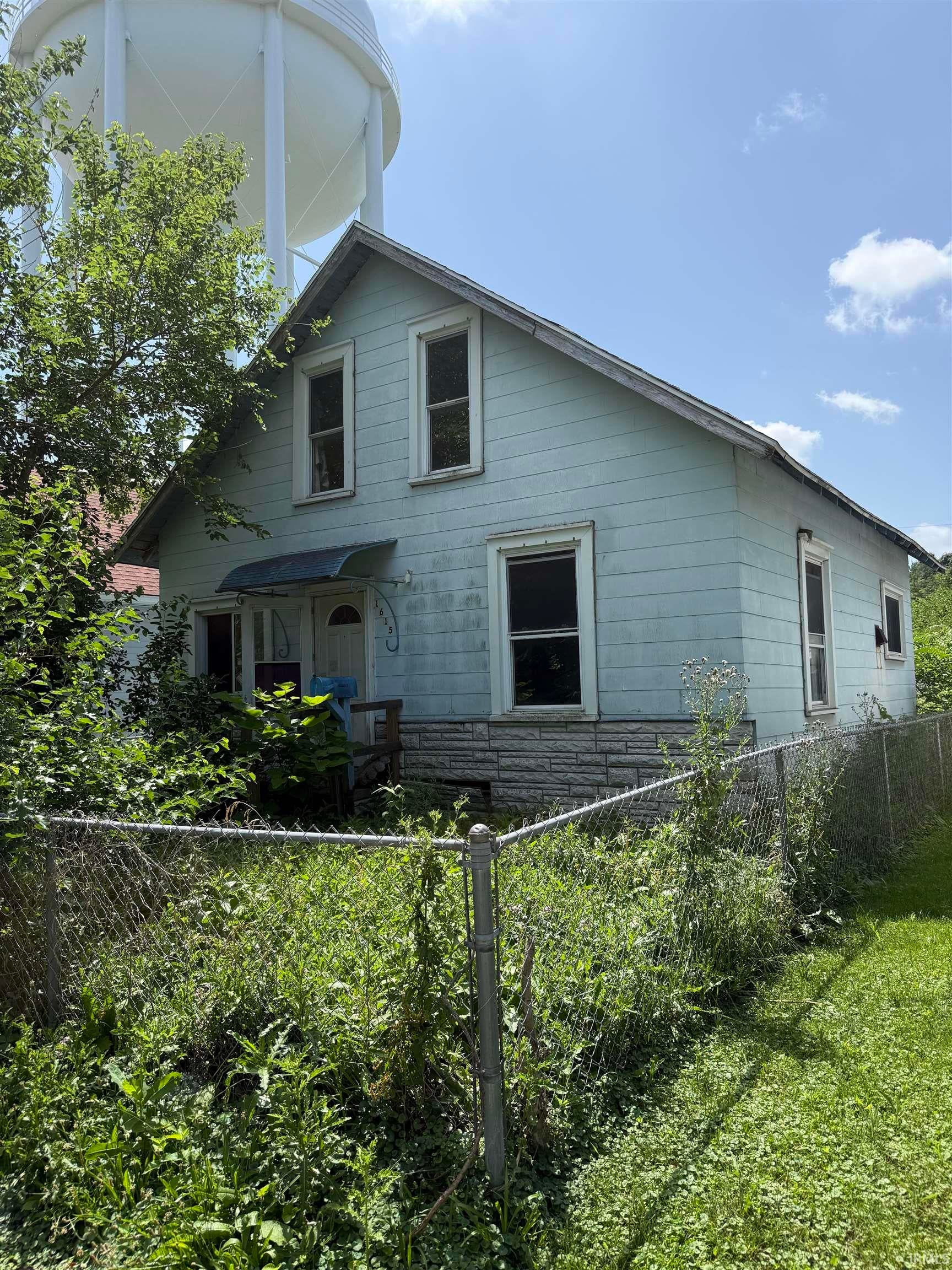 1615 W 1st Street — photo