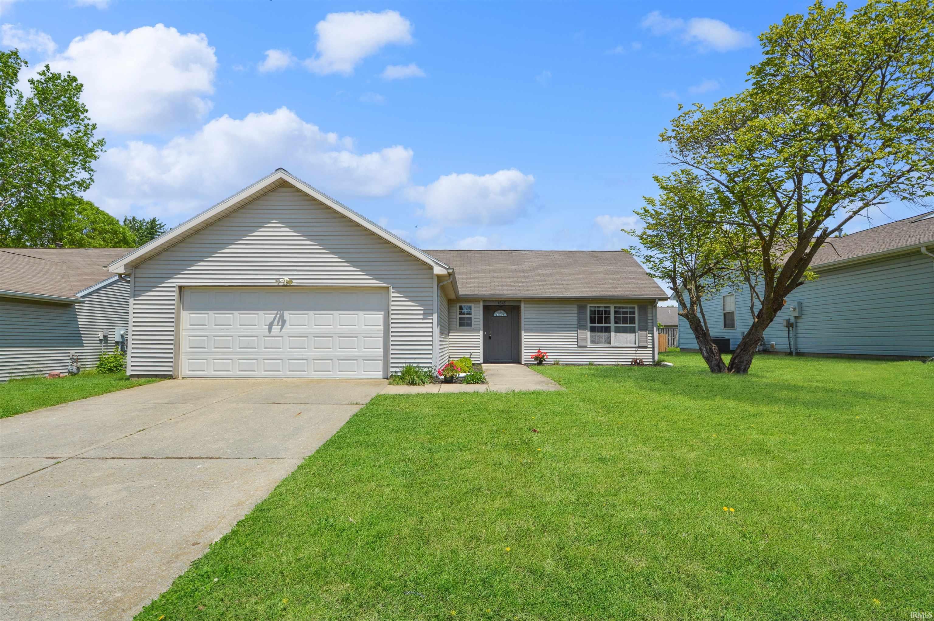 1618 Shining Armor Lane Lane — photo