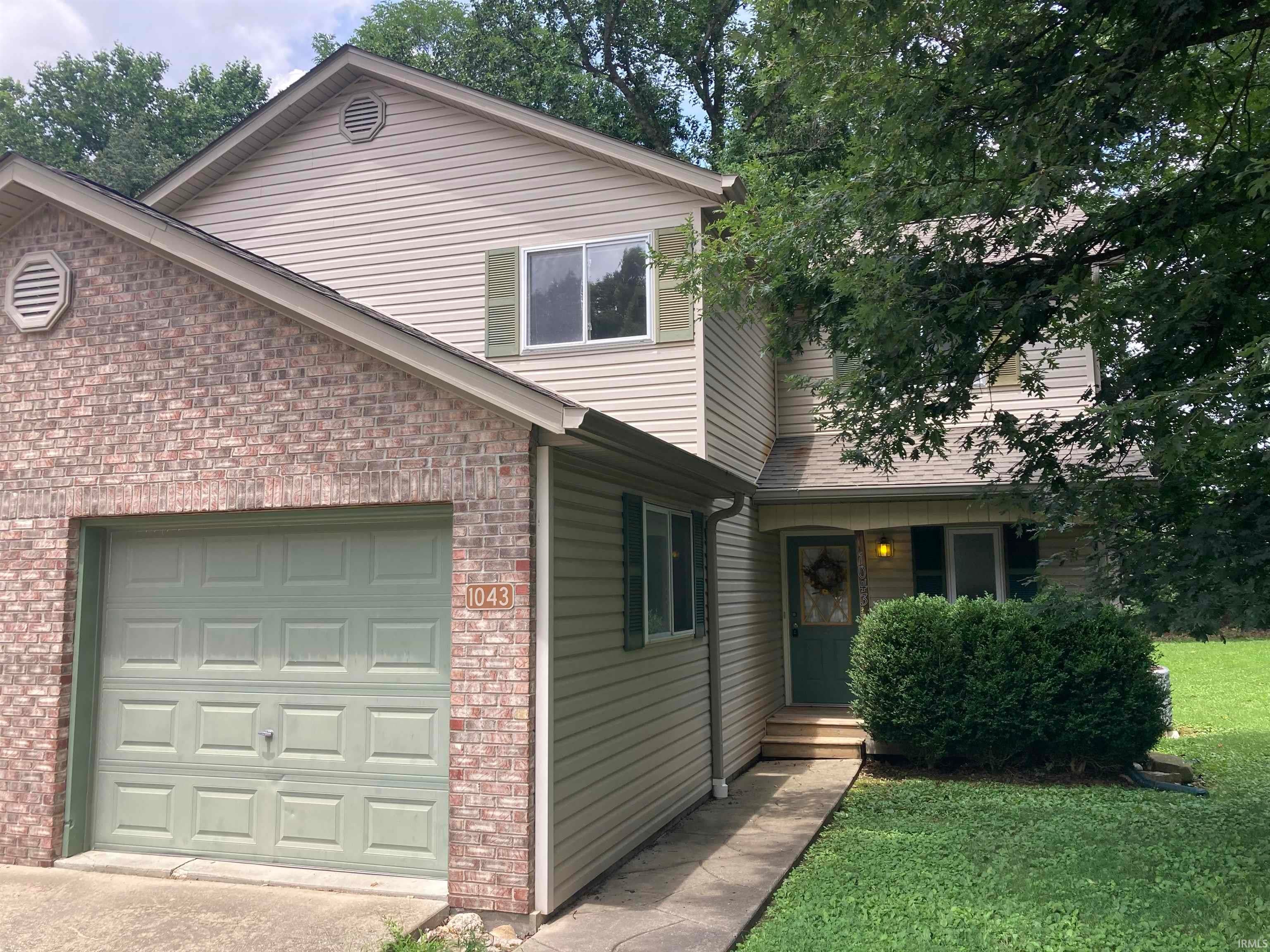 1043 N Forest View Drive — photo
