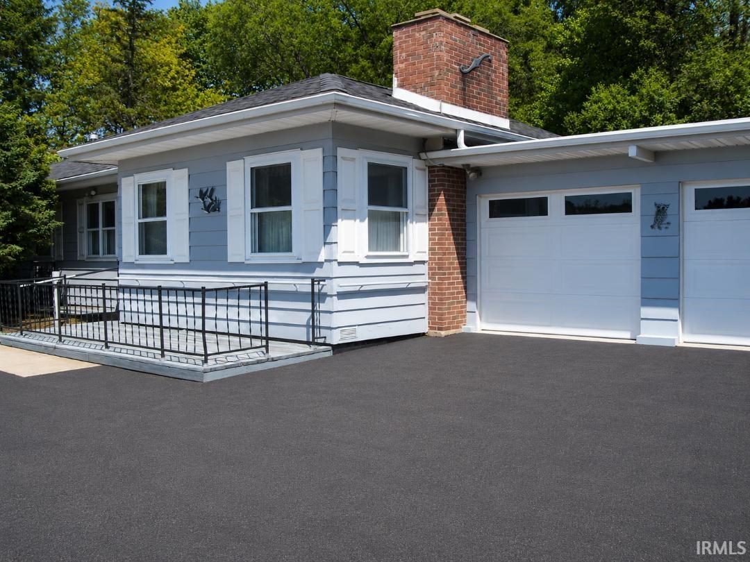 2328 Chase Road — photo