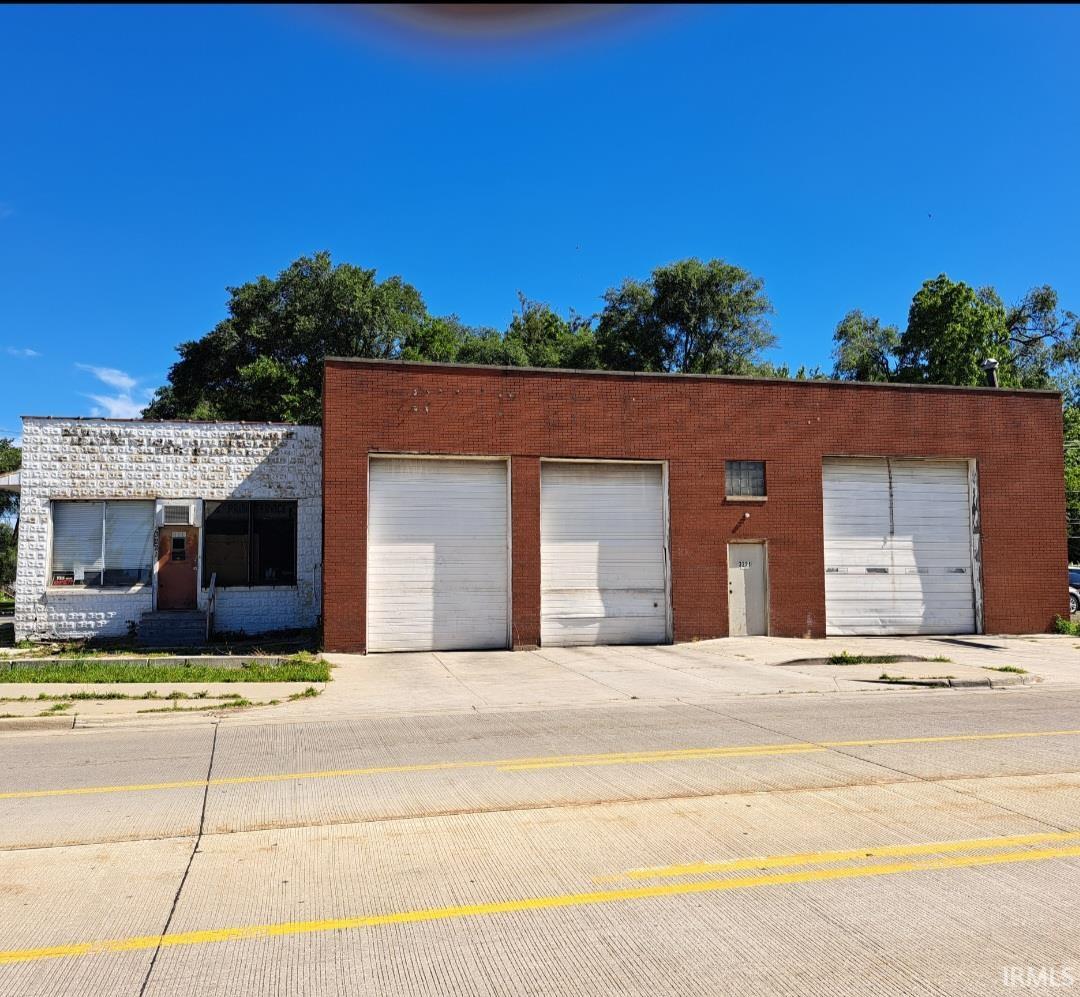3217 W Western Avenue — photo