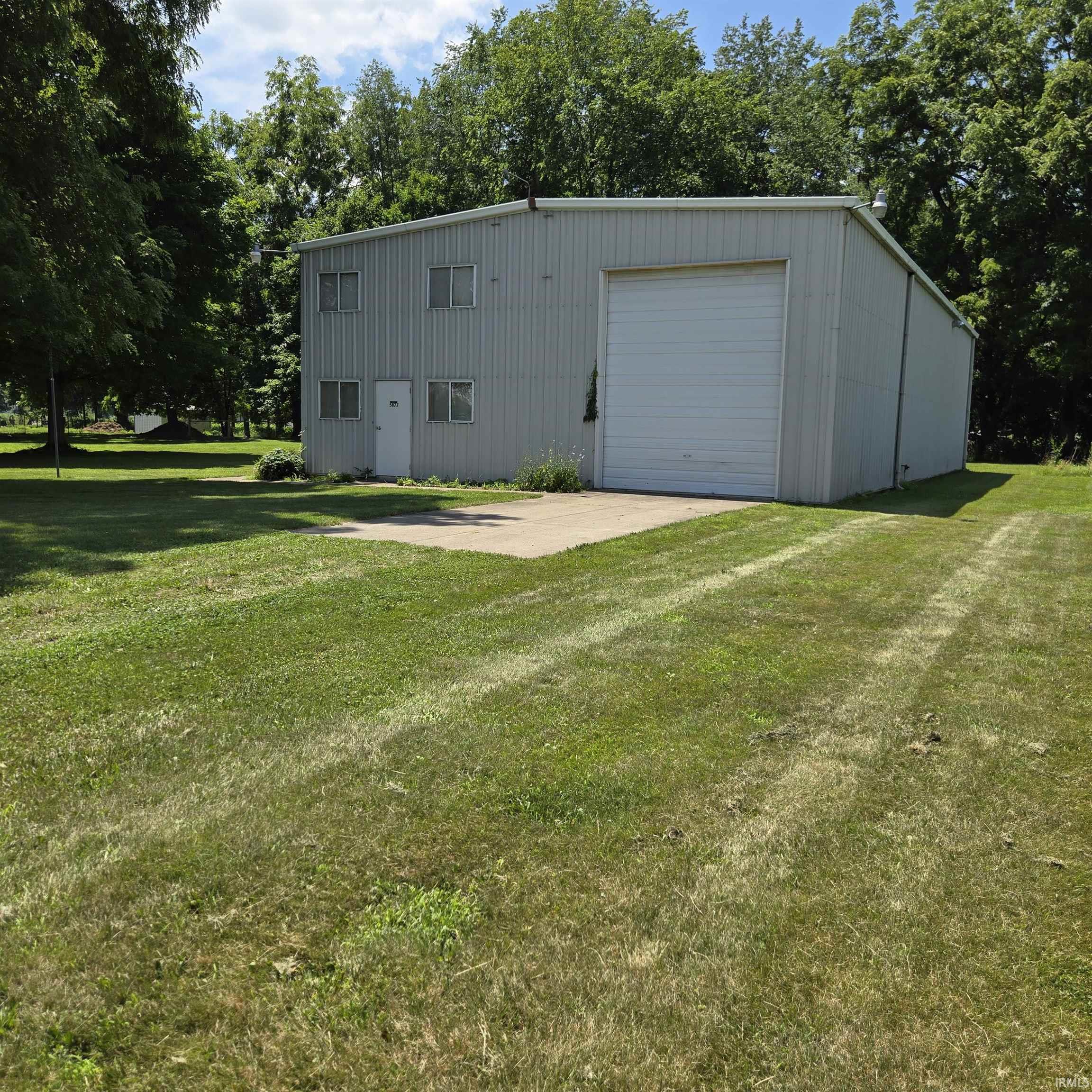 5877 Pine Road — photo