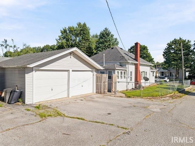 415 E Bradford Street — photo