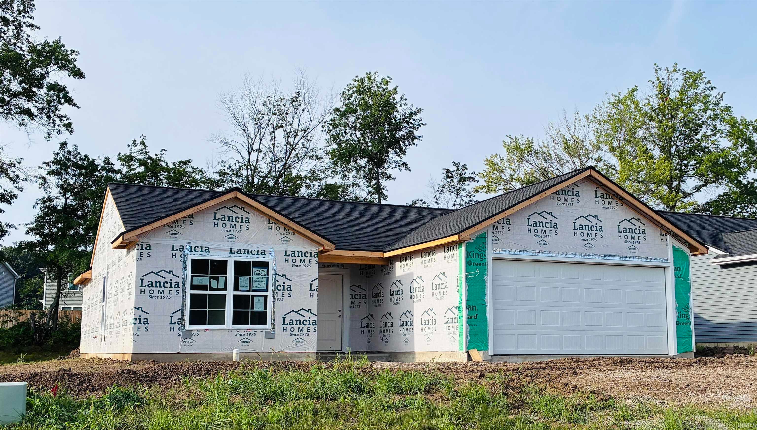 4467 Laghi Pass — photo