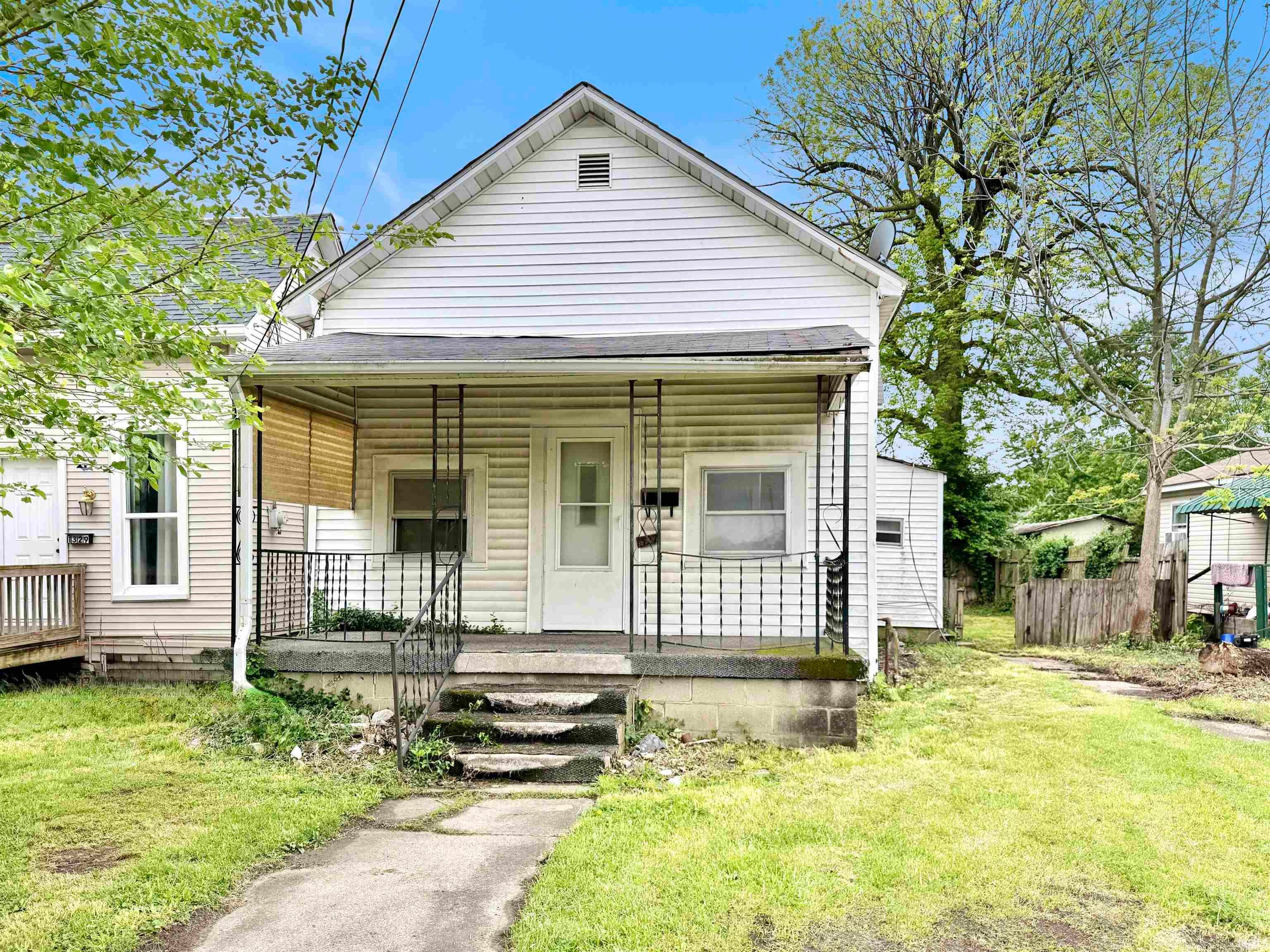 1327 S Harrison Street — photo