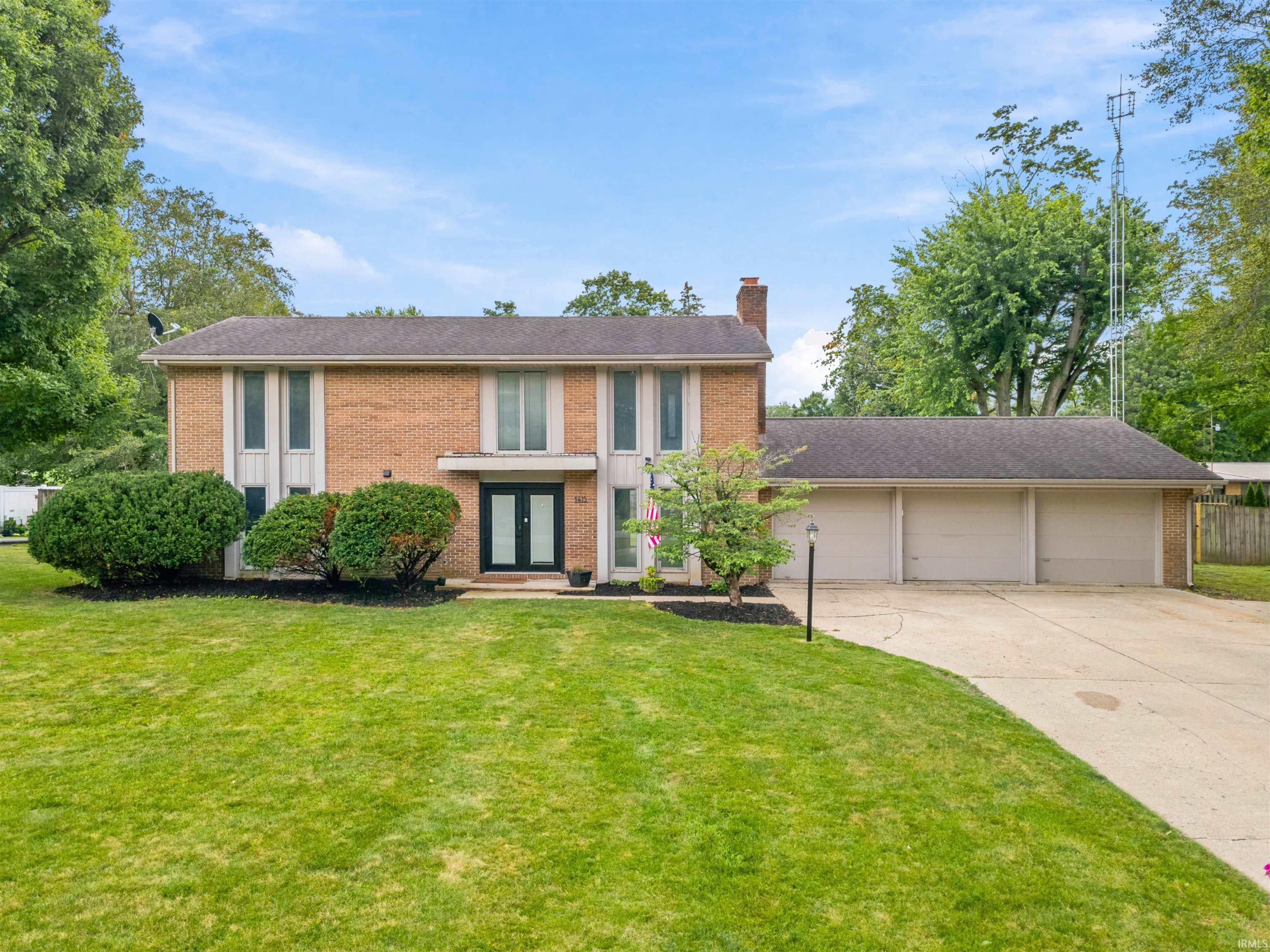 1415 W Forest Lane — photo