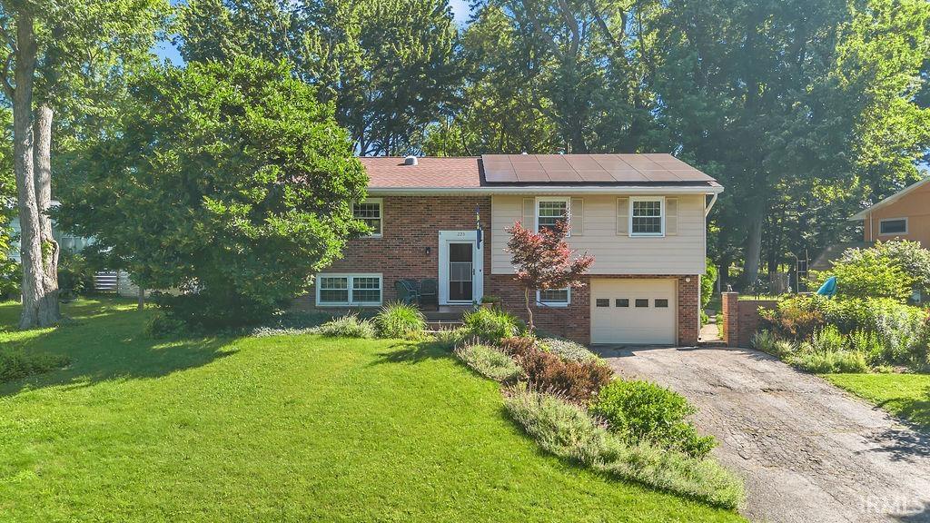 2213 S Sussex Drive — photo