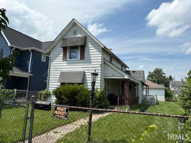 208 E 8th Street — photo