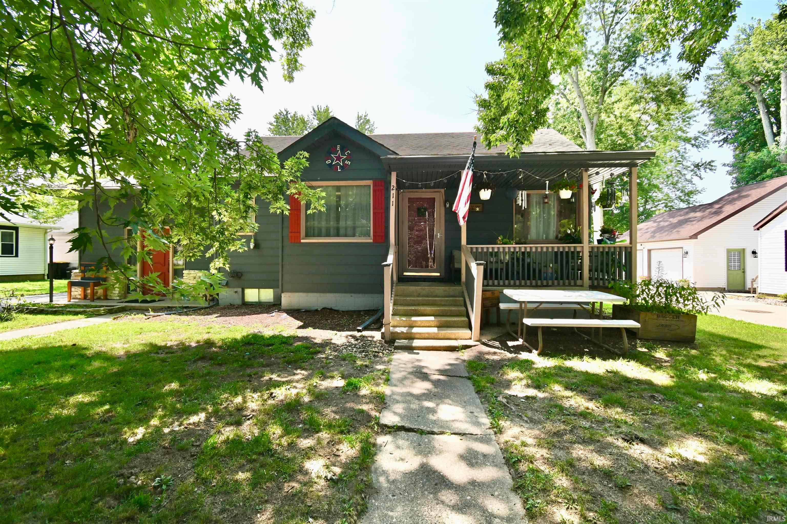 211 W Main Street — photo