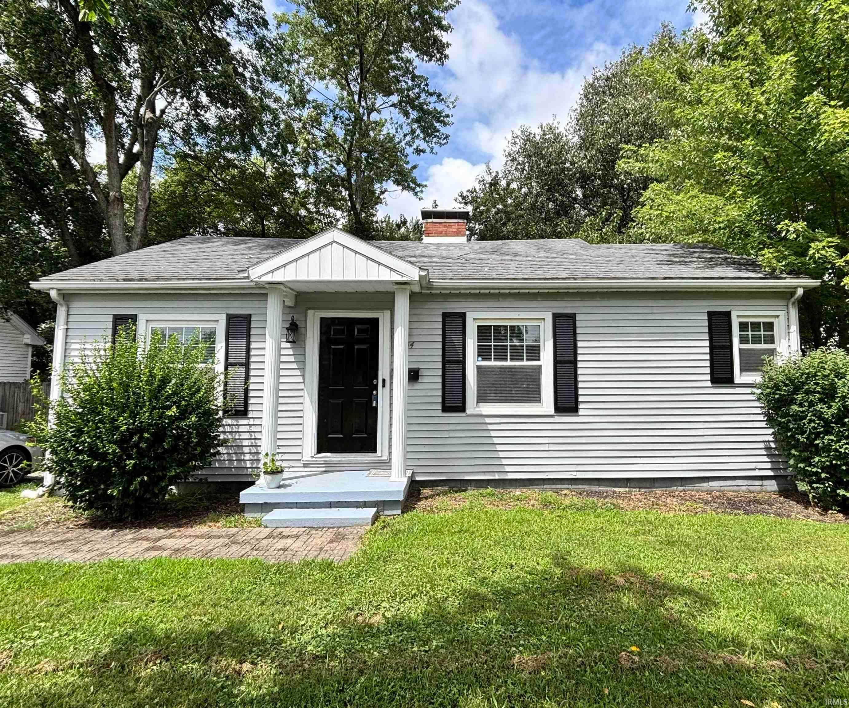 2554 E Riverside Drive — photo