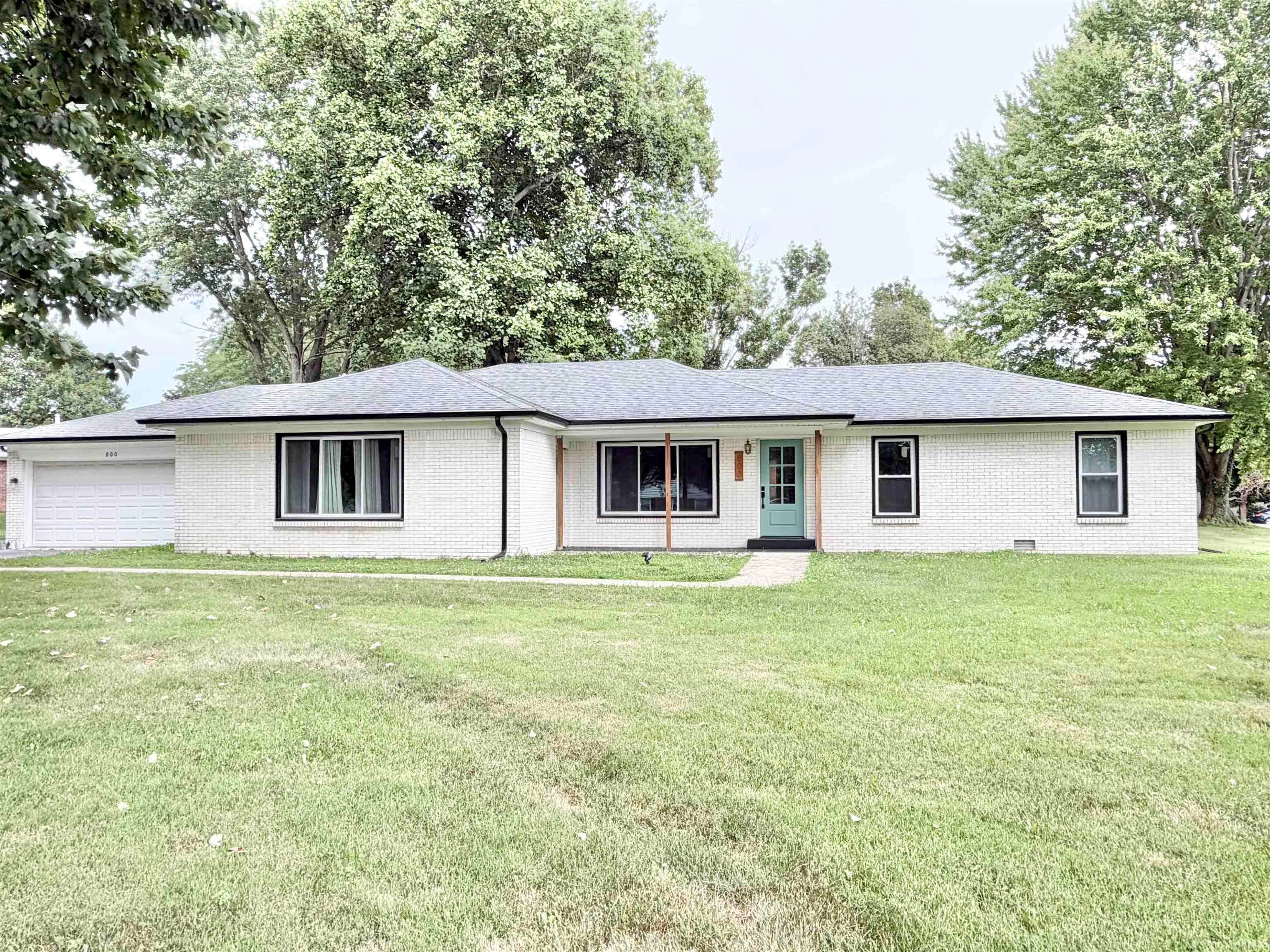 800 Upland Drive — photo