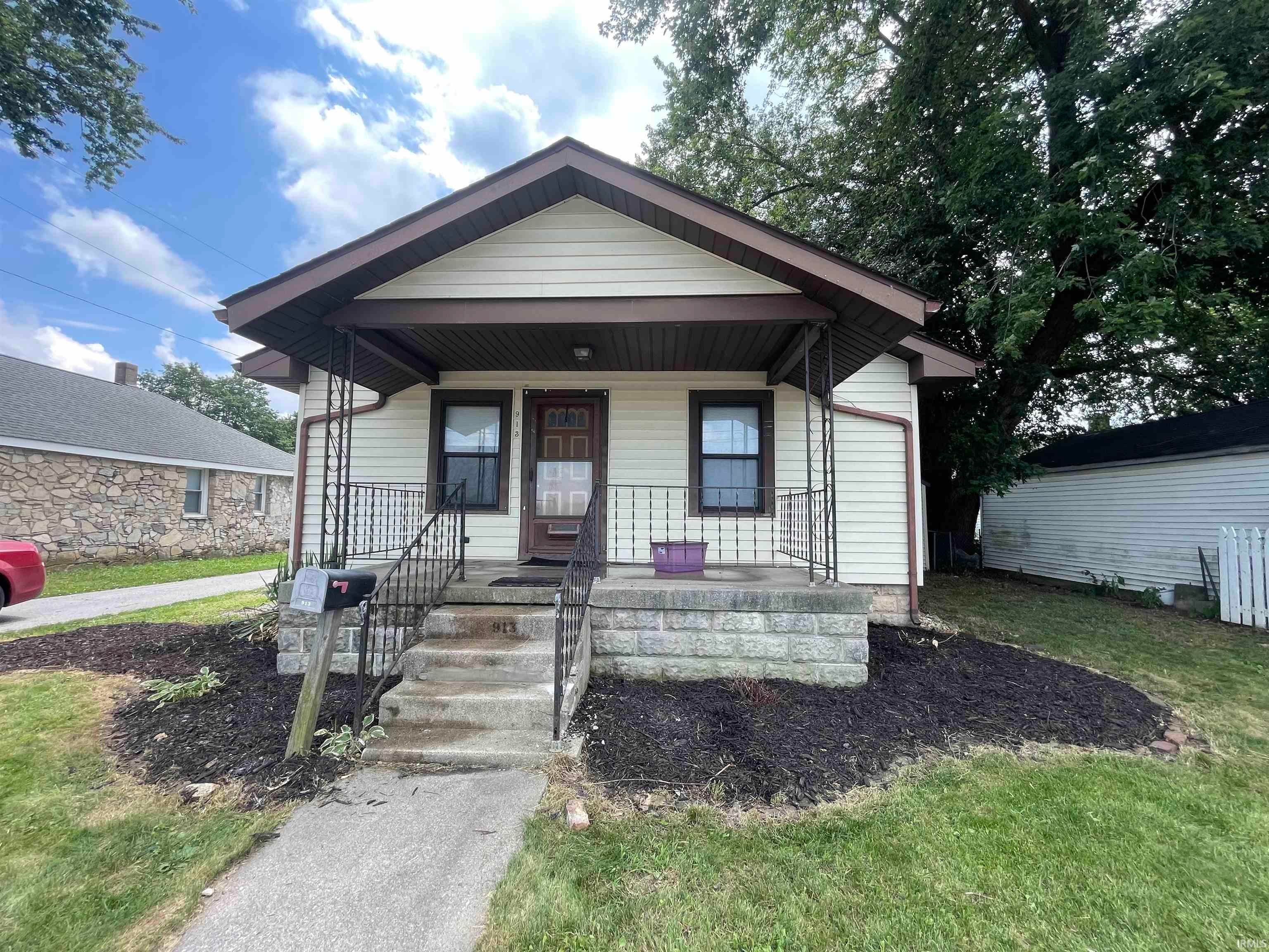913 W Markland Avenue — photo