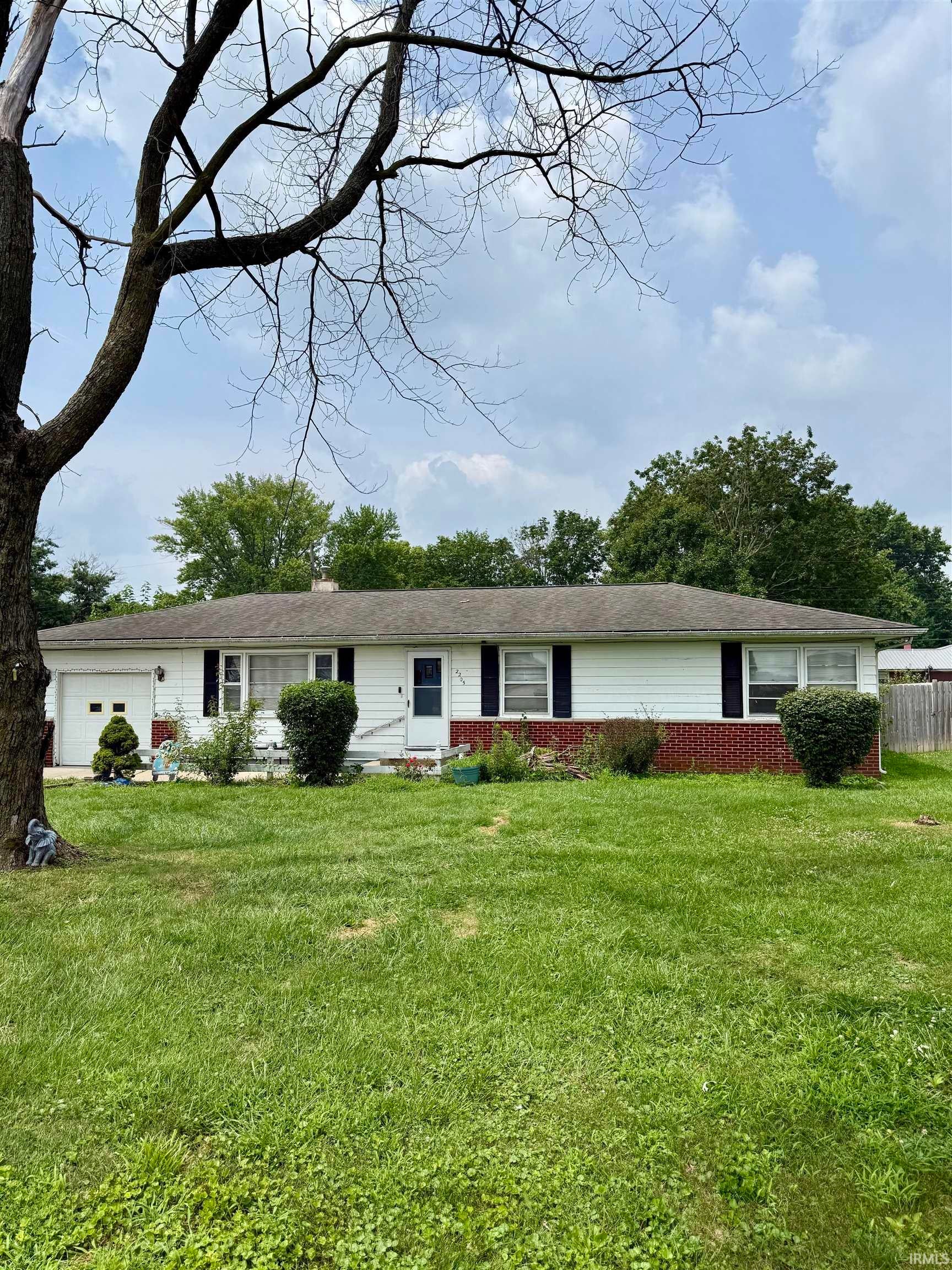 2205 S Dixon Road — photo