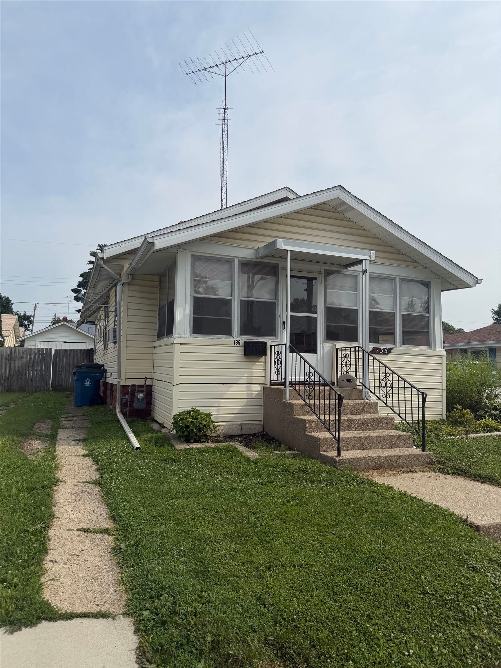 135 E Harrison Street — photo
