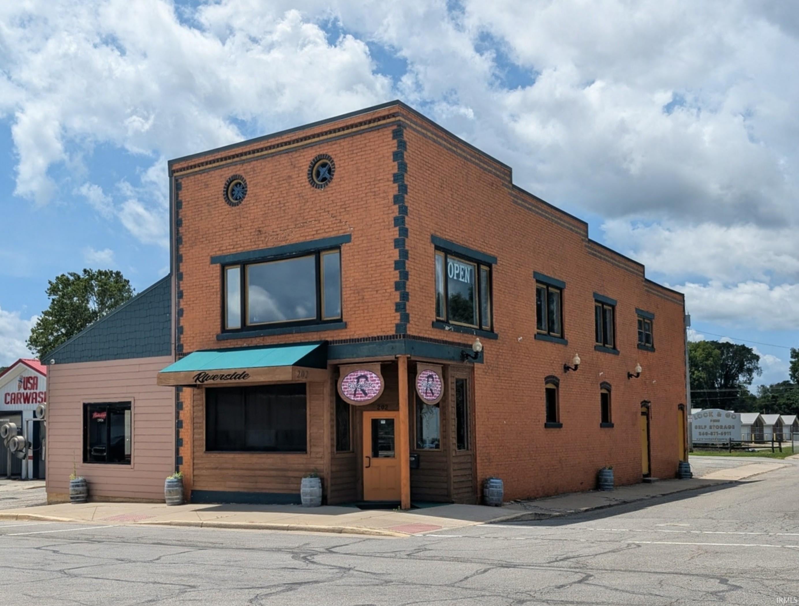 202 S Broadway Street — photo
