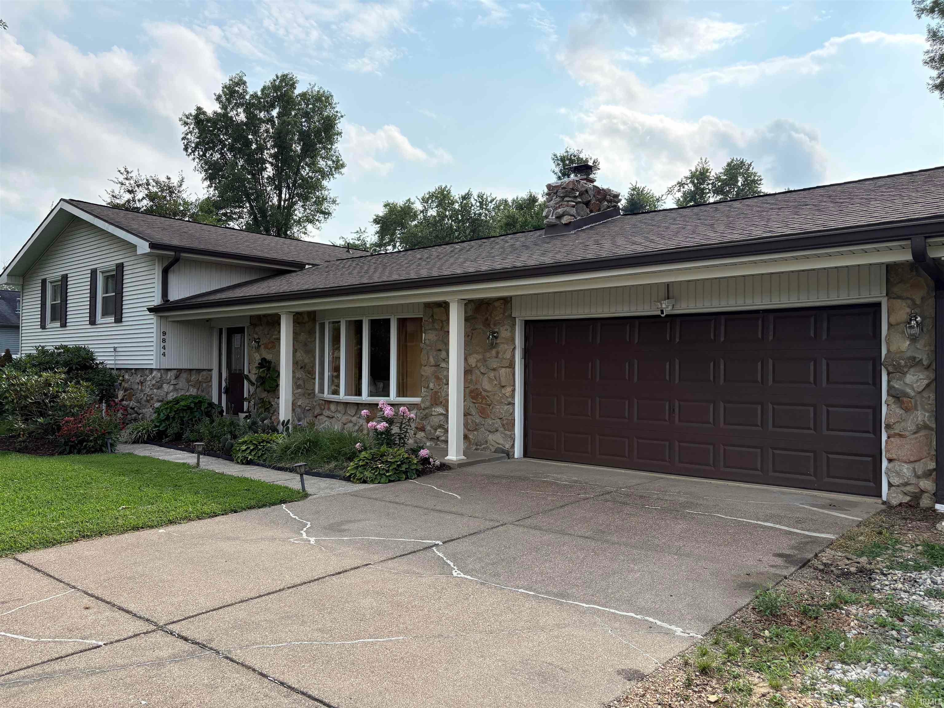 9844 Powers Drive — photo