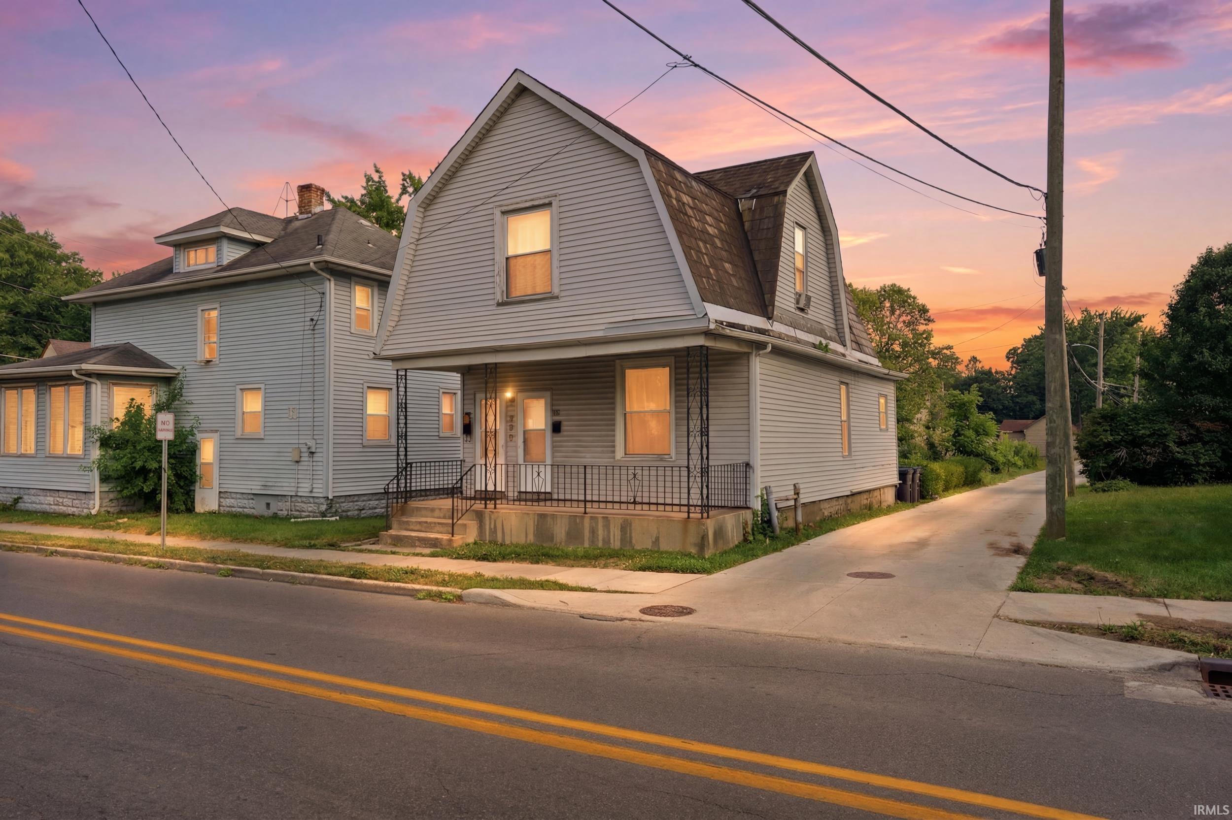 707 W Creighton Avenue — photo
