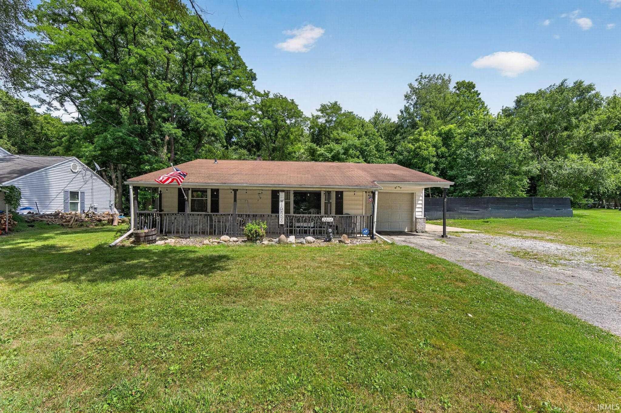 2816 S Locust Road — photo