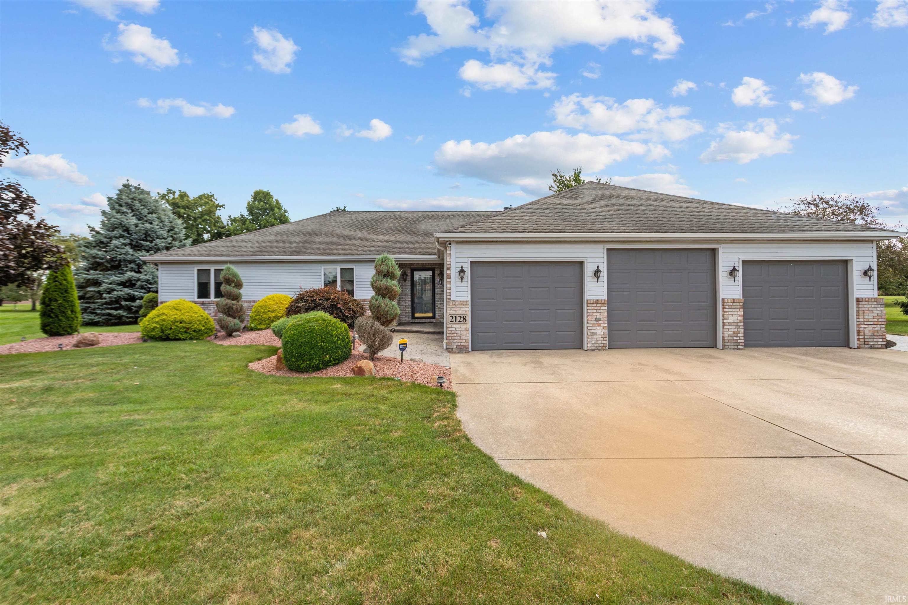 2128 Lynn Drive — photo