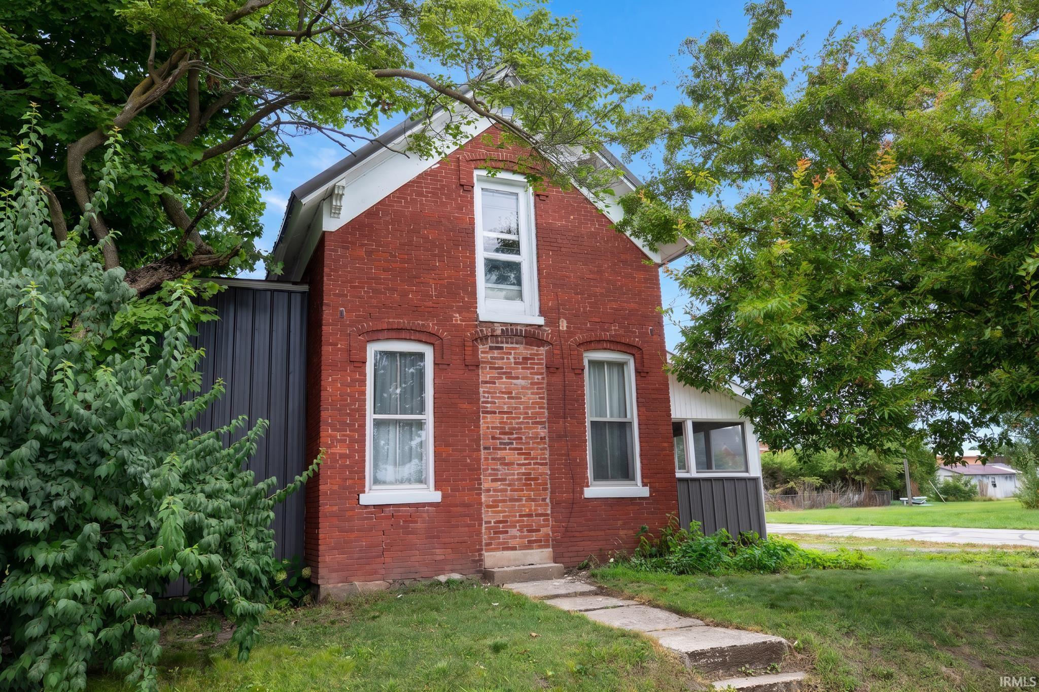 295 E Walnut Street — photo