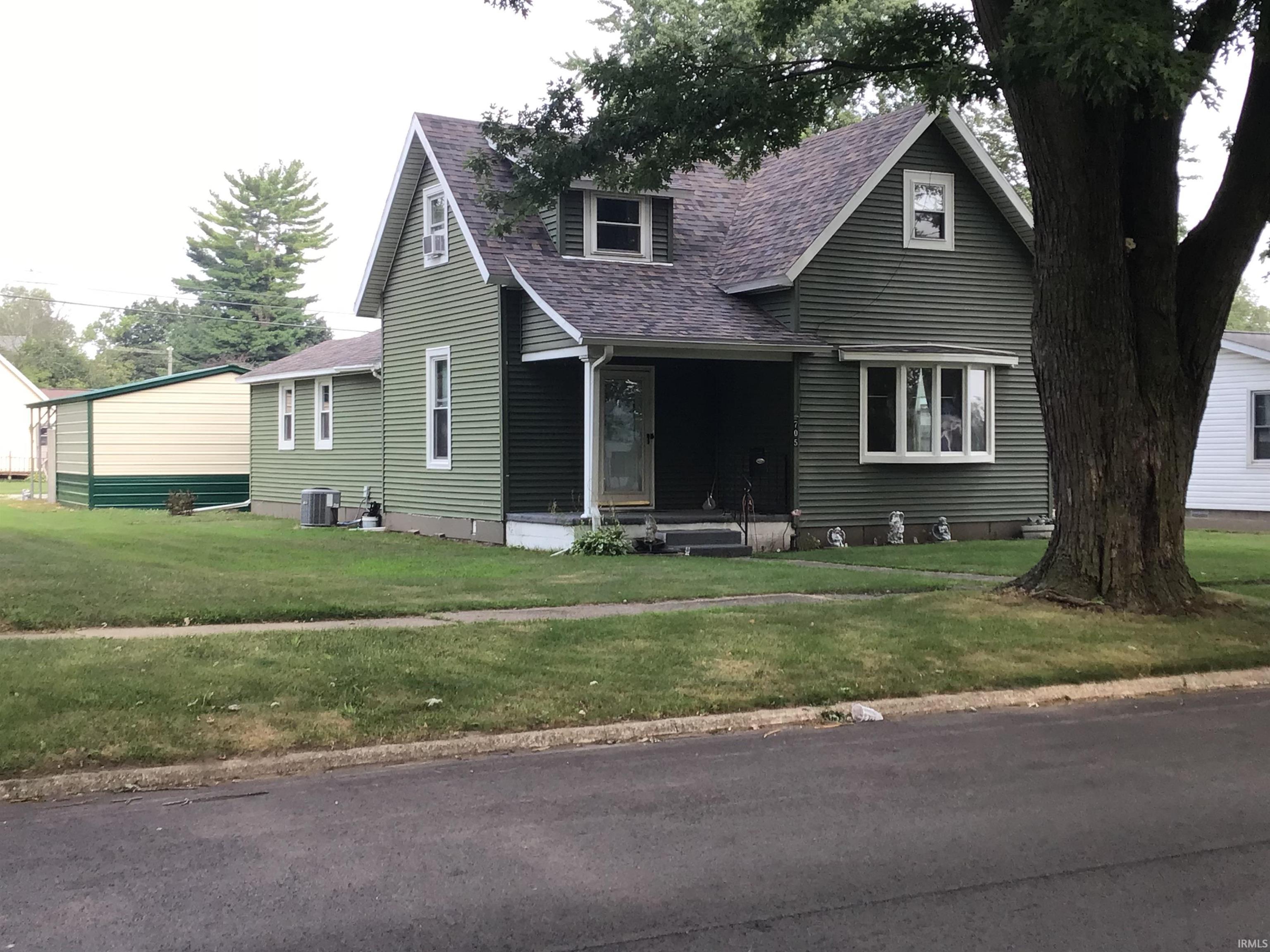 705 N Riverside Drive — photo