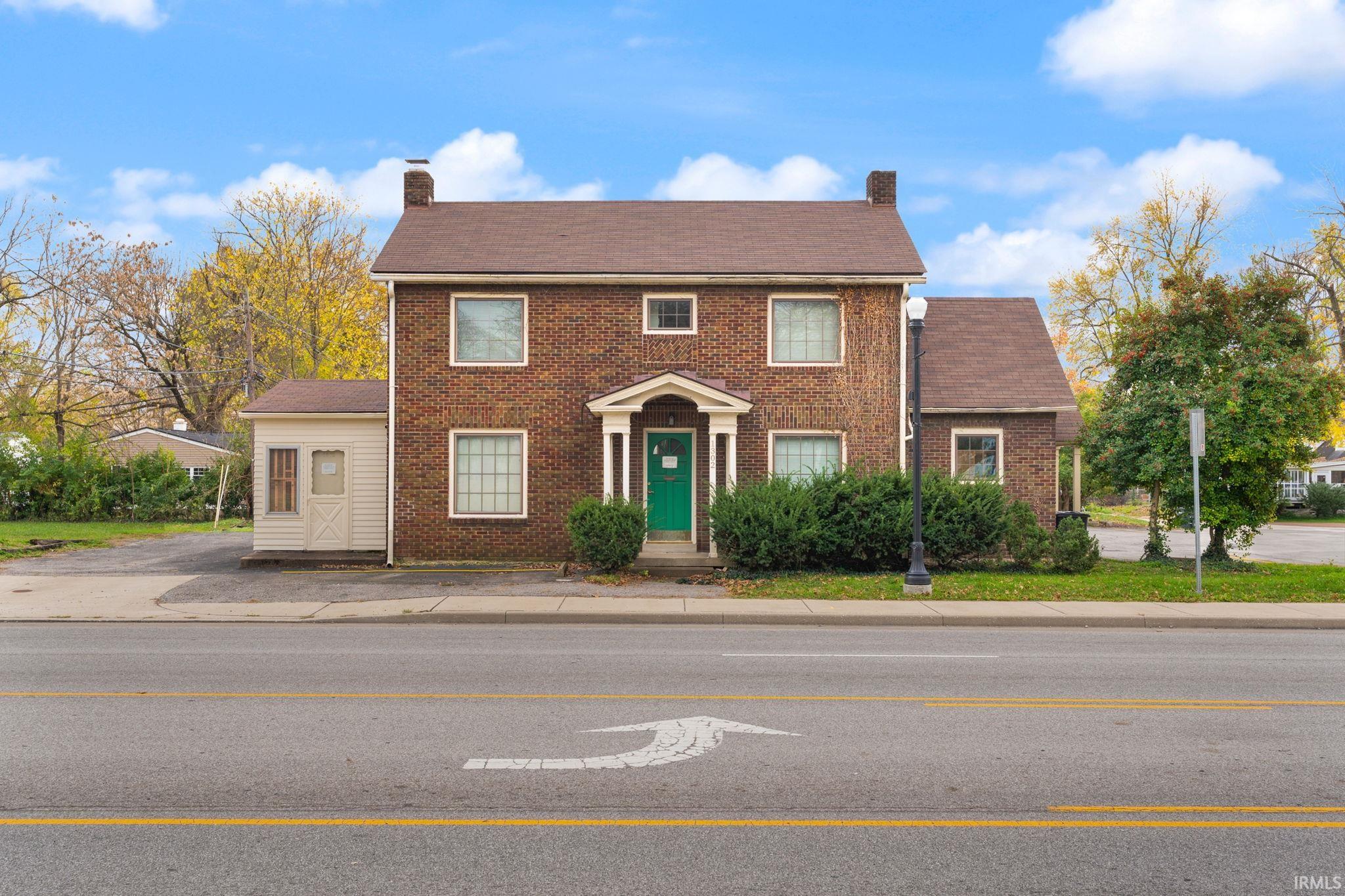 1302 E 10th Street — photo