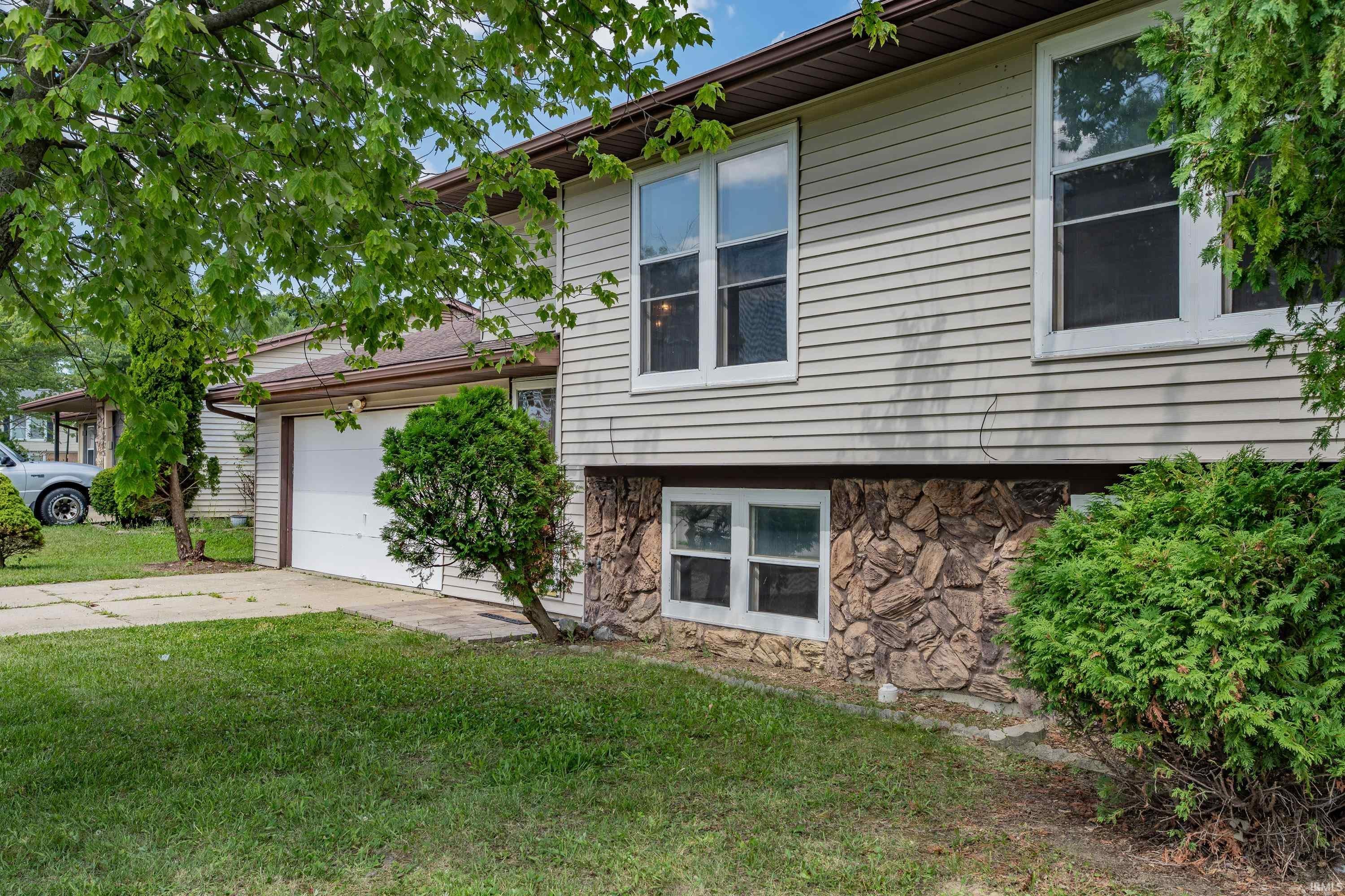 7020 Peartree Lane — photo