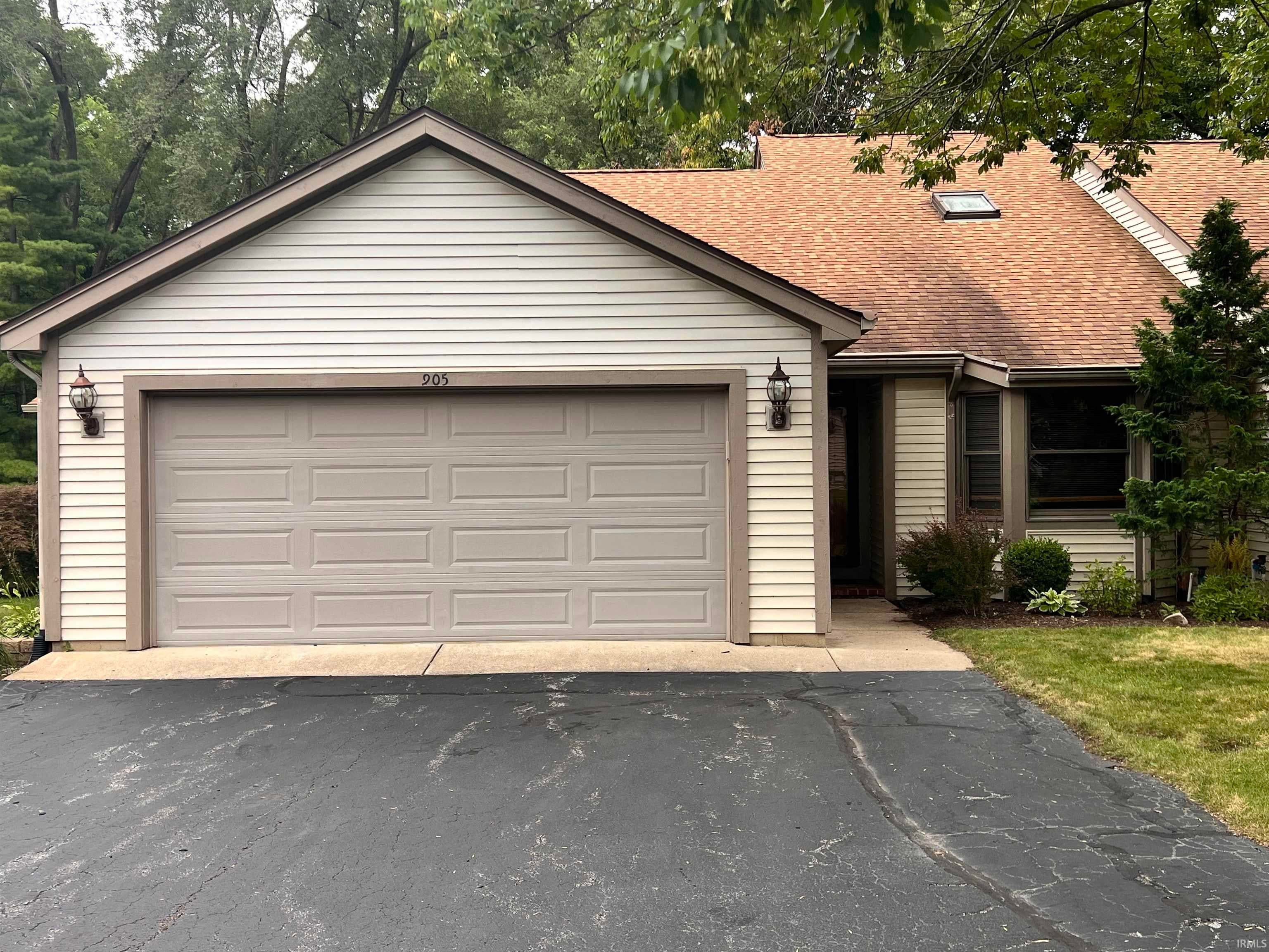 905 Salem Place — photo