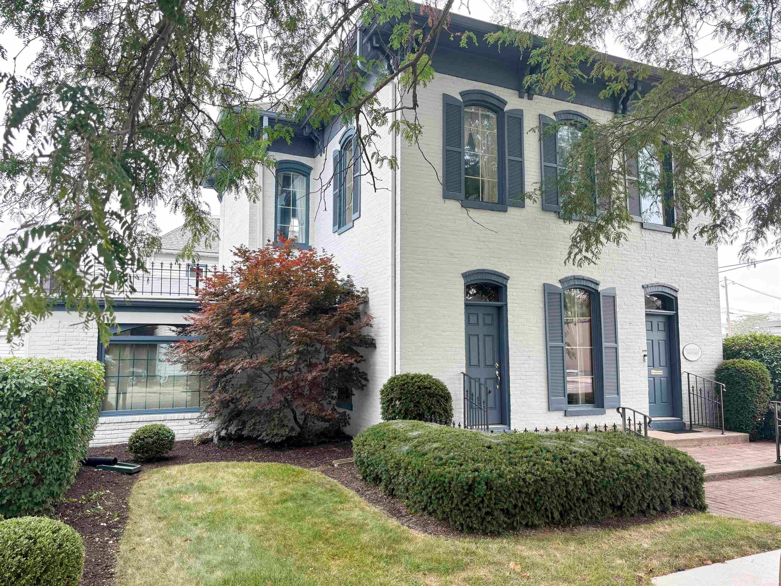 400 W Jackson Street — photo