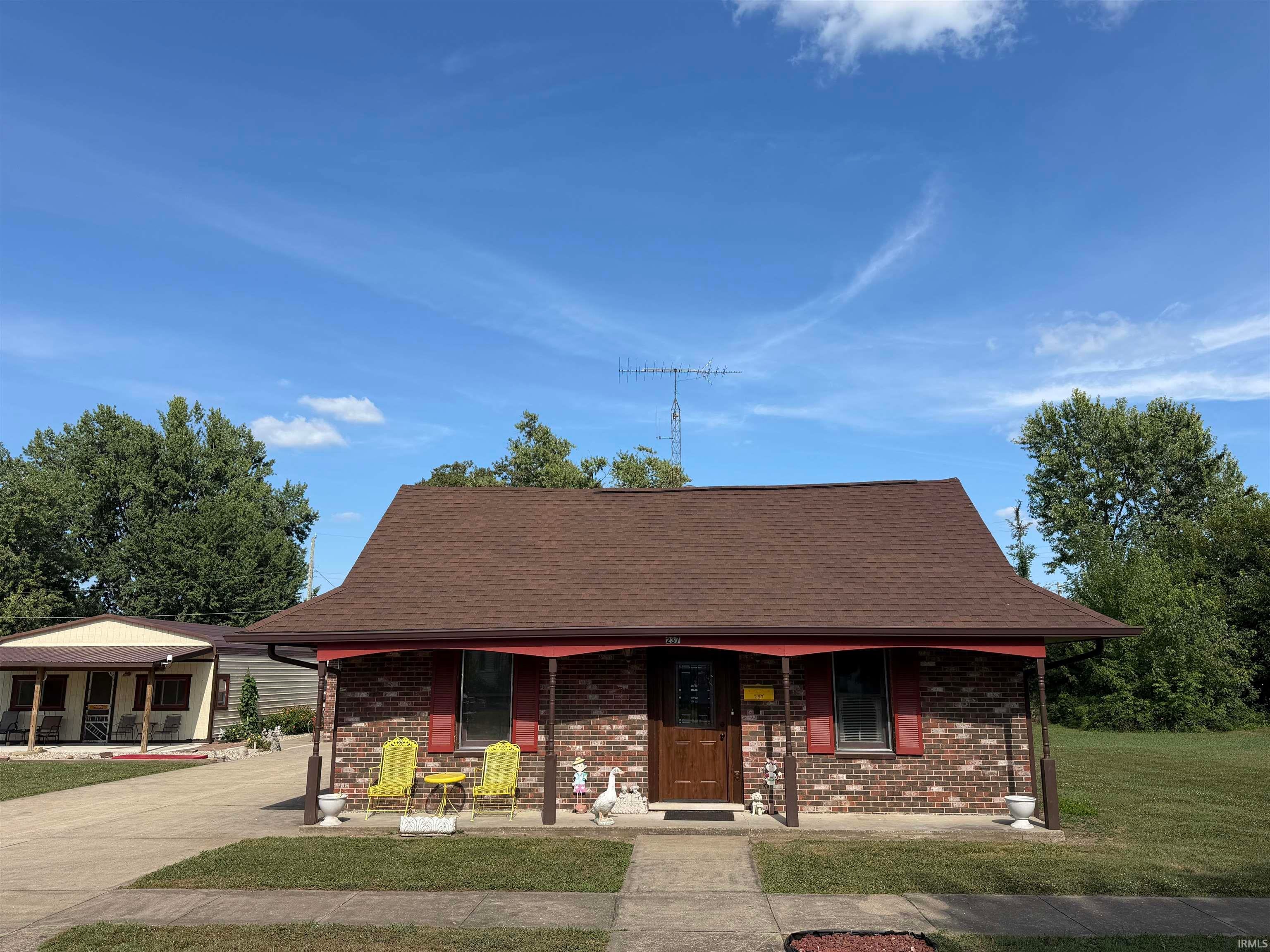 237 S Edwards Street — photo
