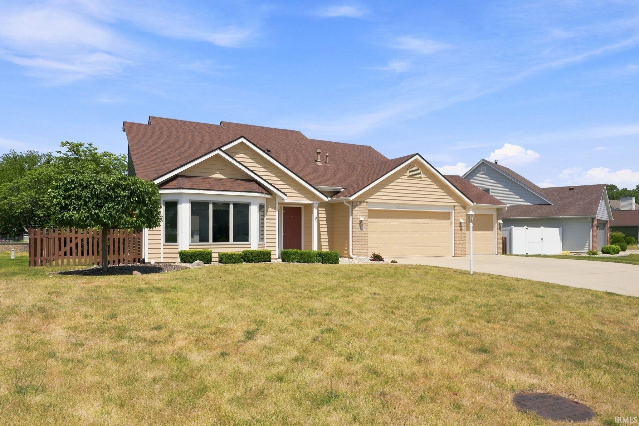 220 Yukon Pass — photo