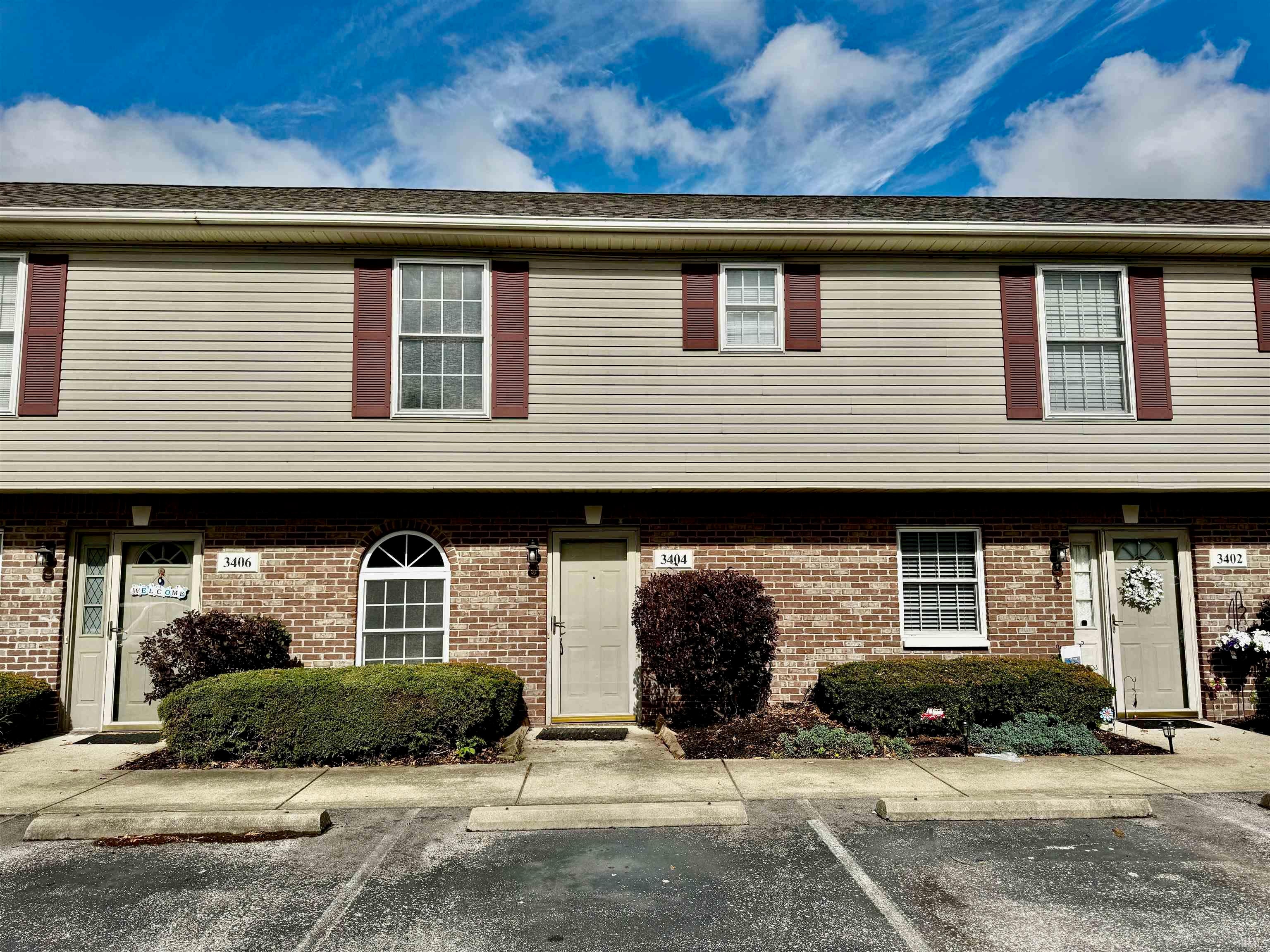 3404 S Oaklawn Circle — photo