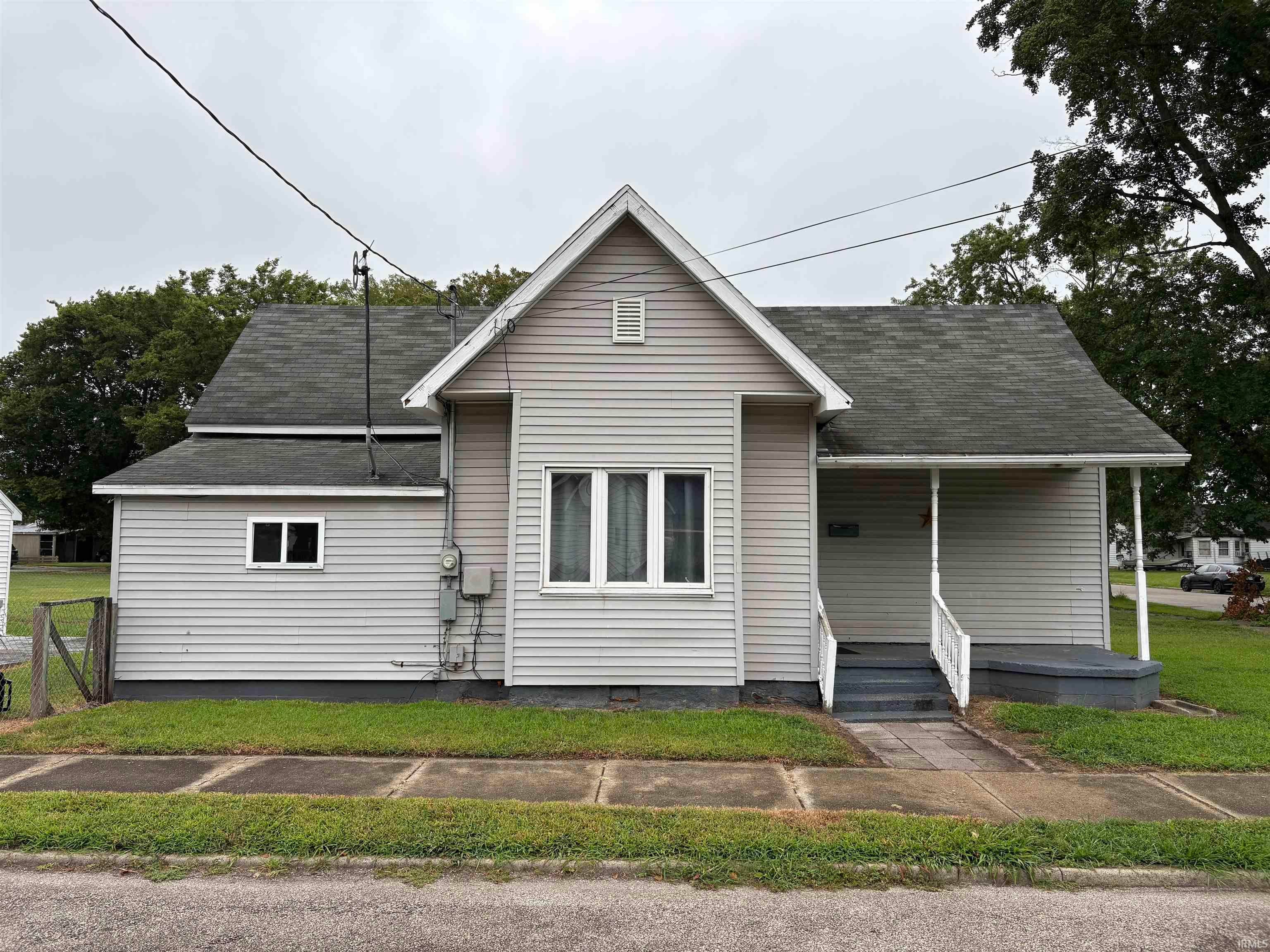 102 W Swartzel Avenue — photo