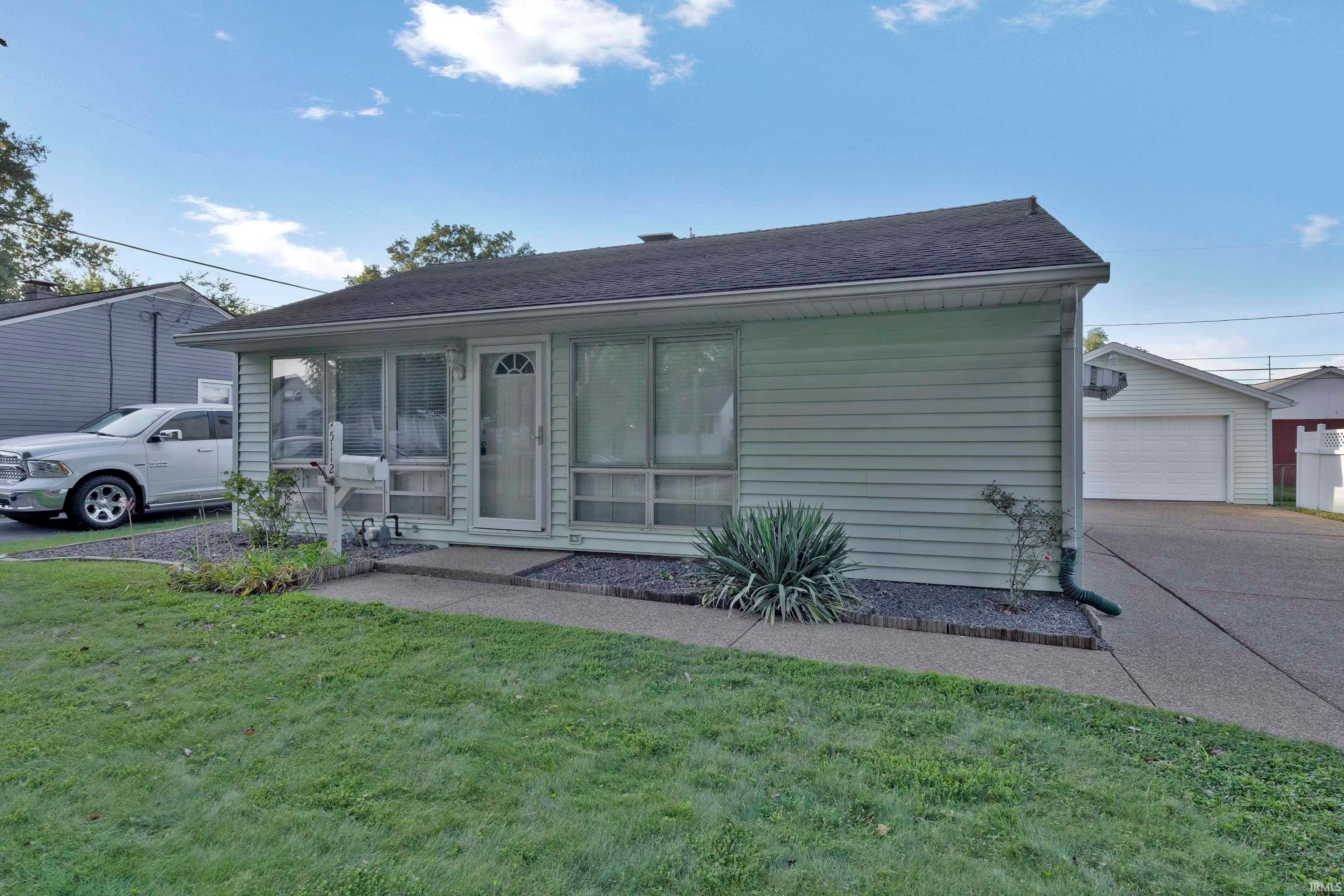 5112 Graham Avenue — photo