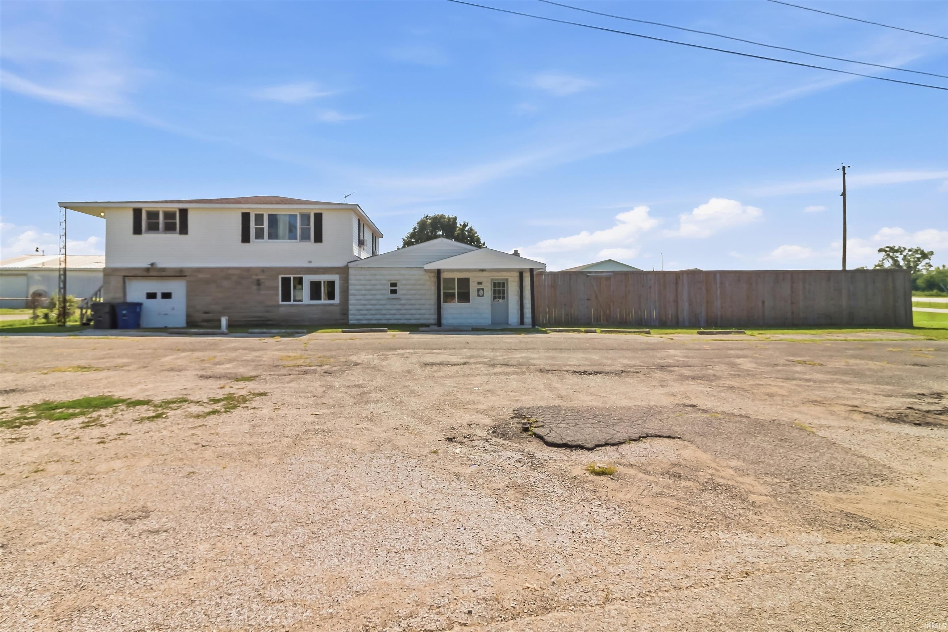 1611 E Loew Road — photo