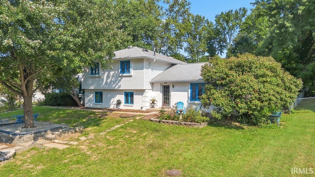4425 E Cambridge Court — photo