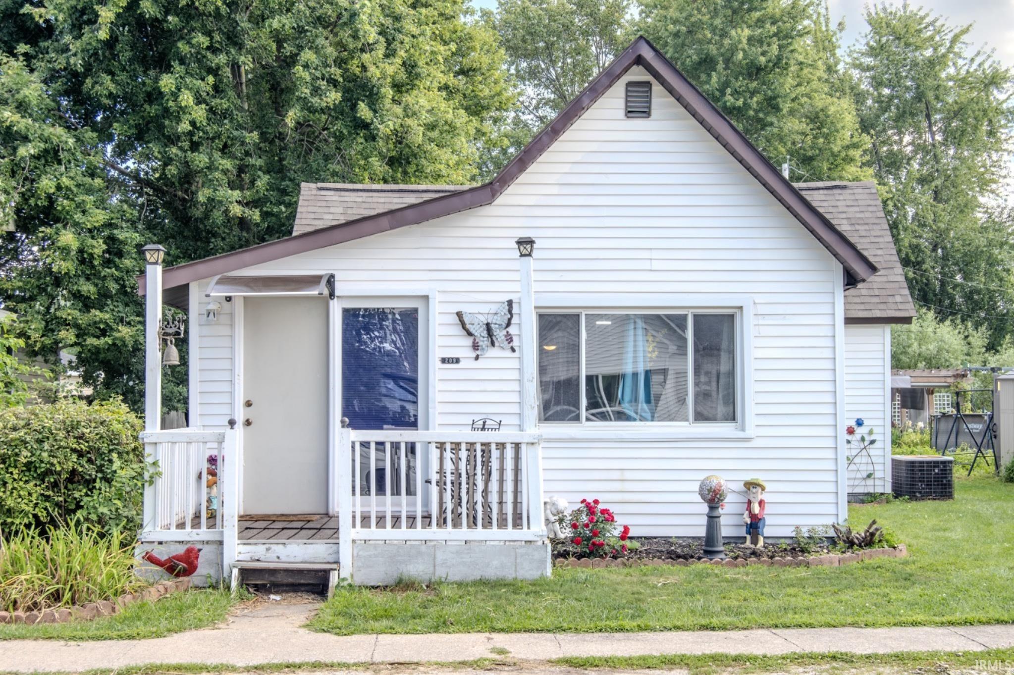 209 W Madison Street — photo