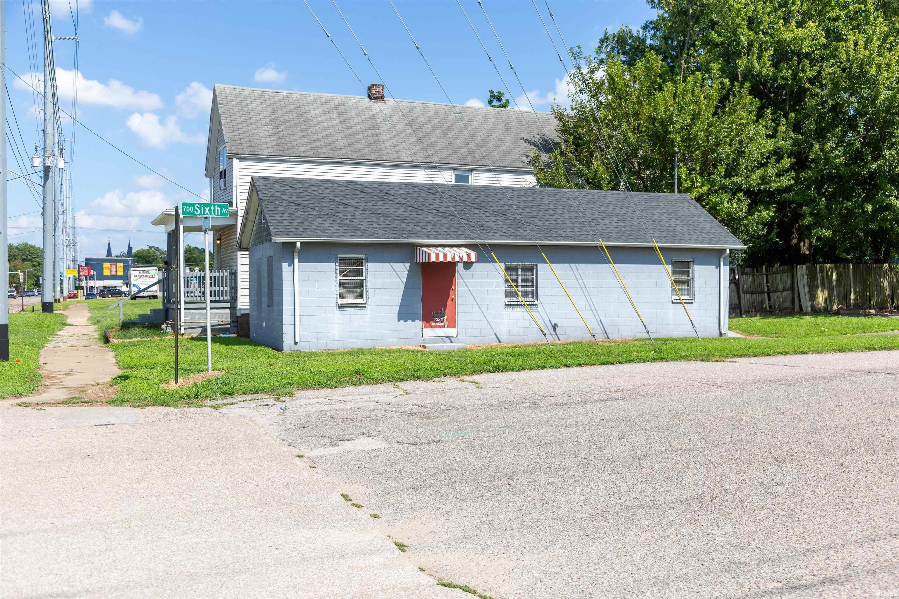 1330 W Columbia Street — photo