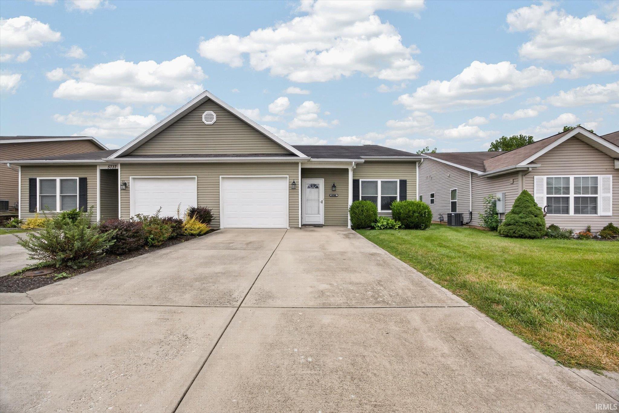 5741 W Daffodil Court — photo
