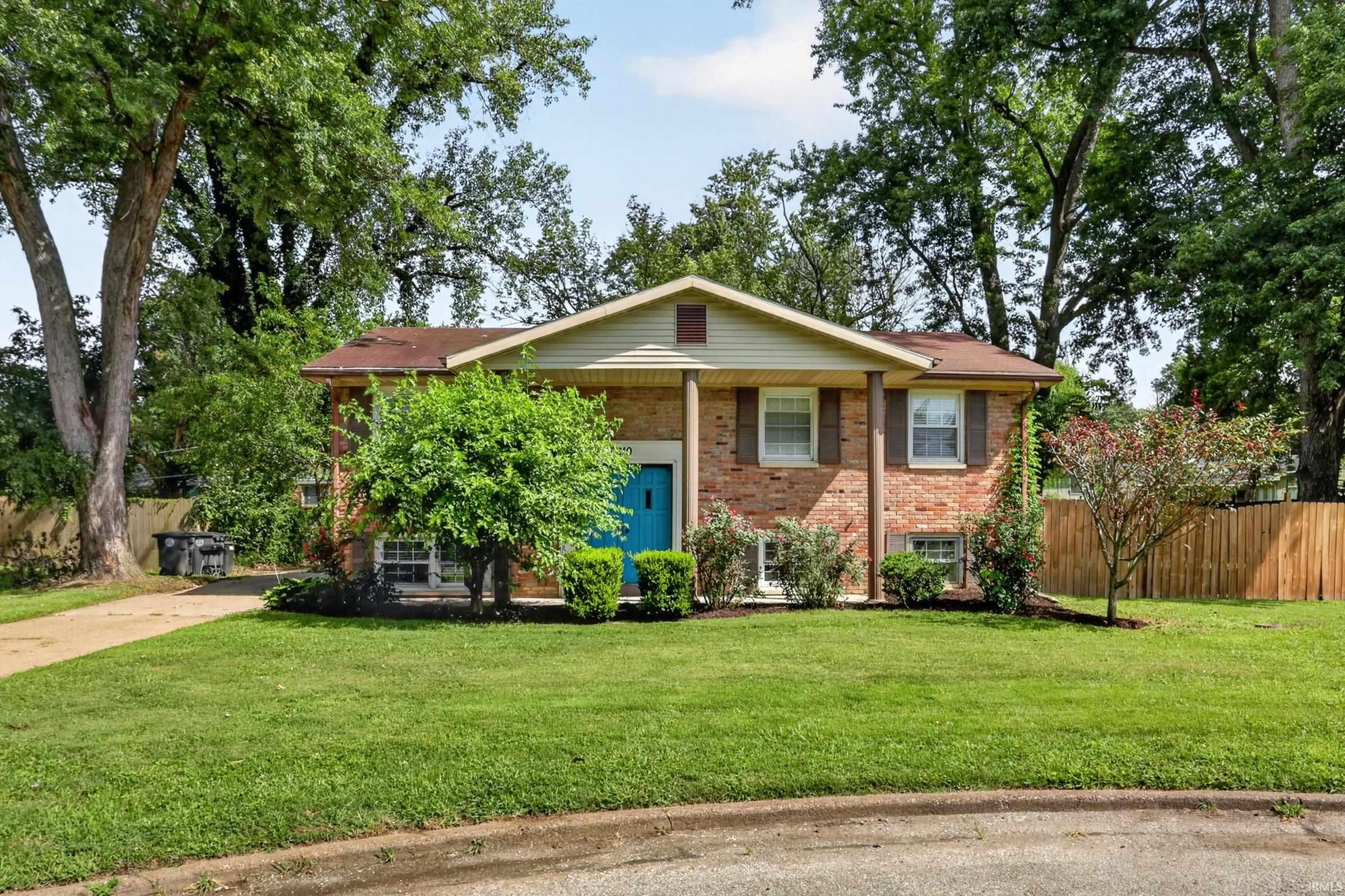6210 Roger Park Court — photo