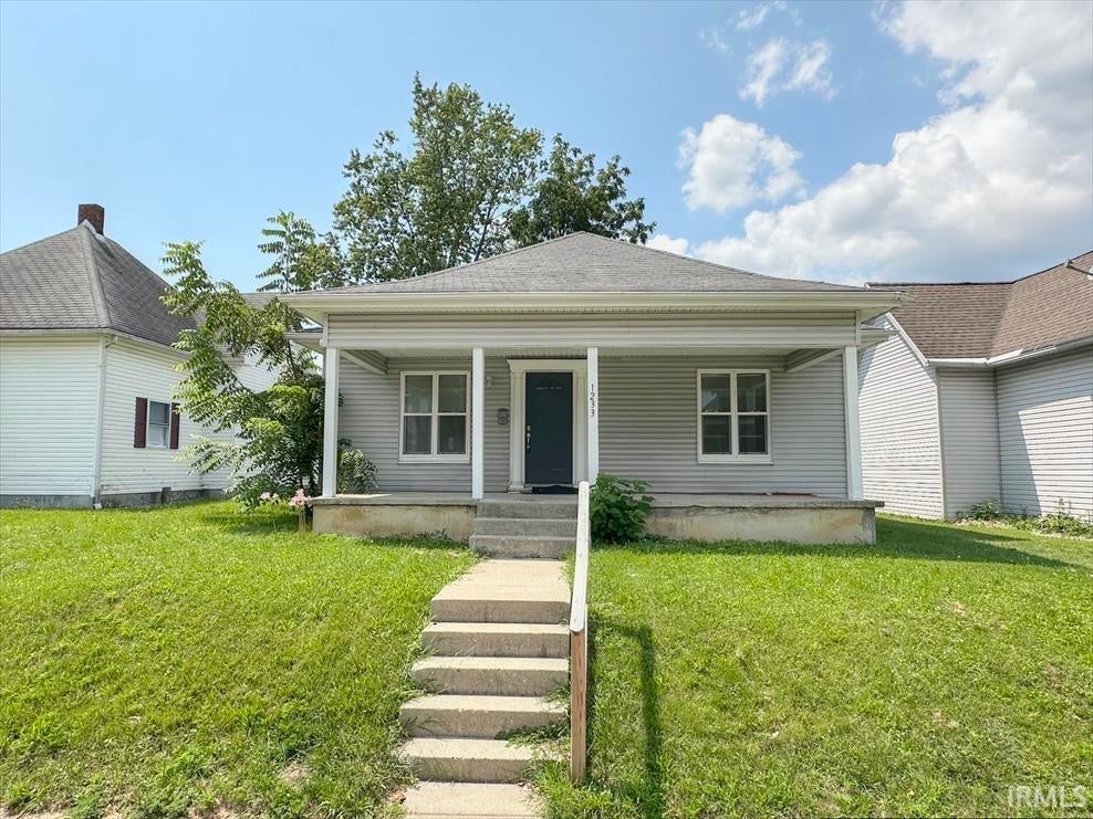 1233 S Main Street — photo