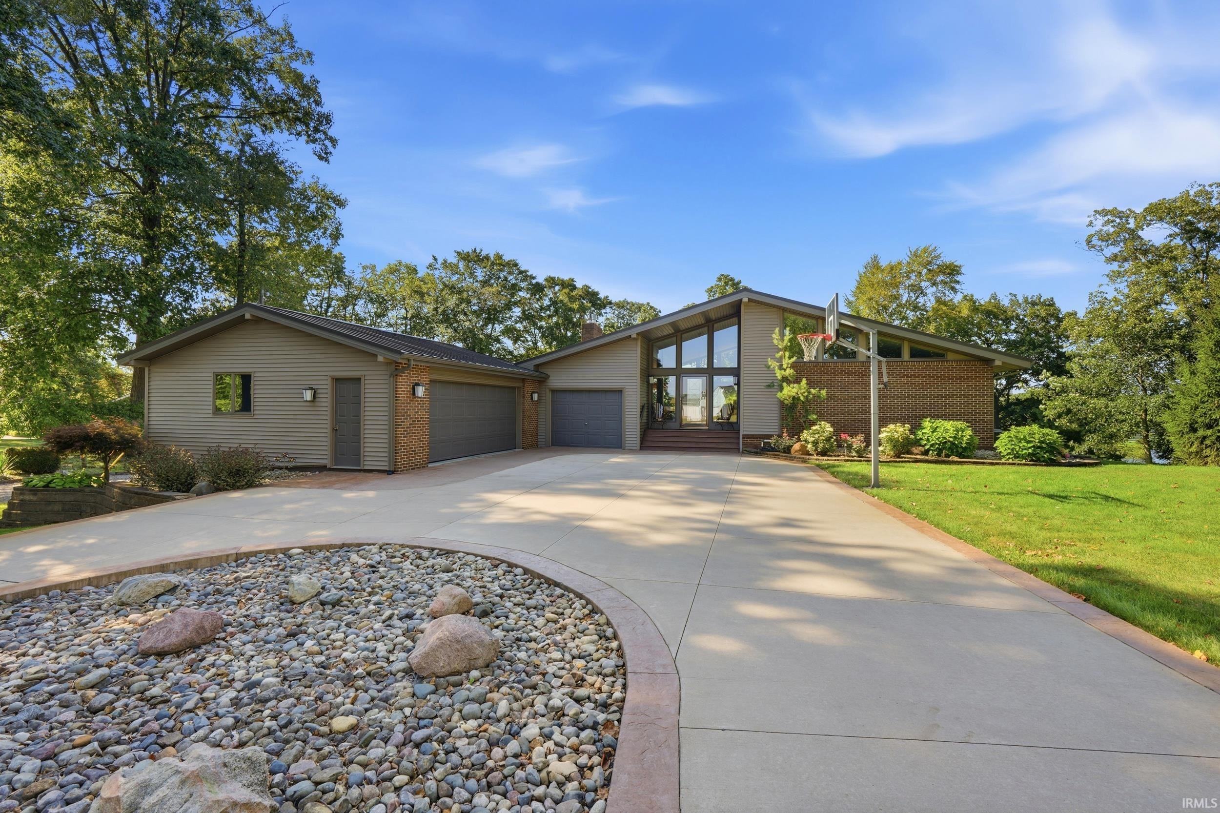 1420 Lake Bluff Drive — photo
