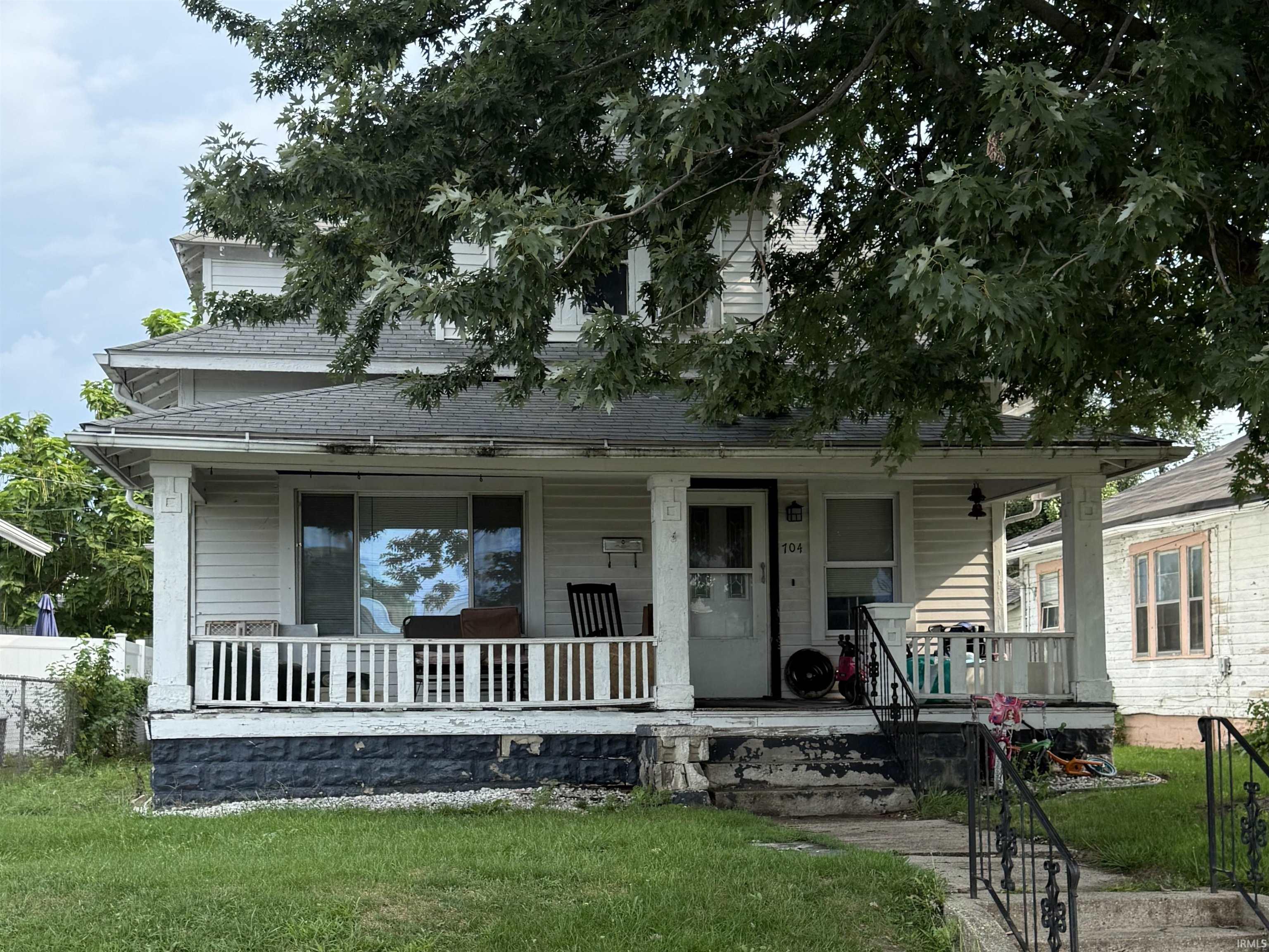 704 E Broadway Street — photo